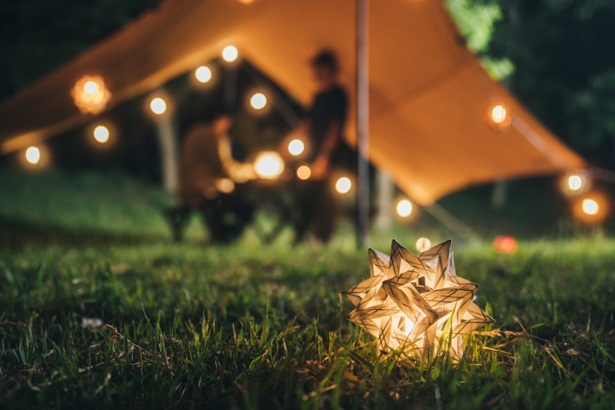 照明ひとつで変わる！ベランピングを彩るランタンシェードの魅力