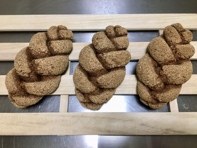 ちぎって食べるライ麦パン