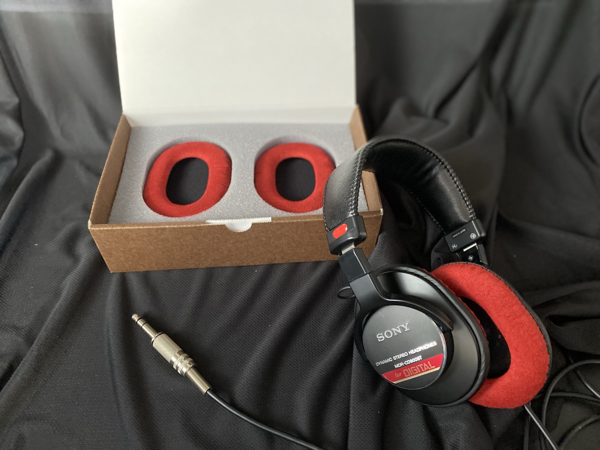 CD900用交換イヤパッドスエード調 紅色(東レエクセーヌ)販売開始しました。