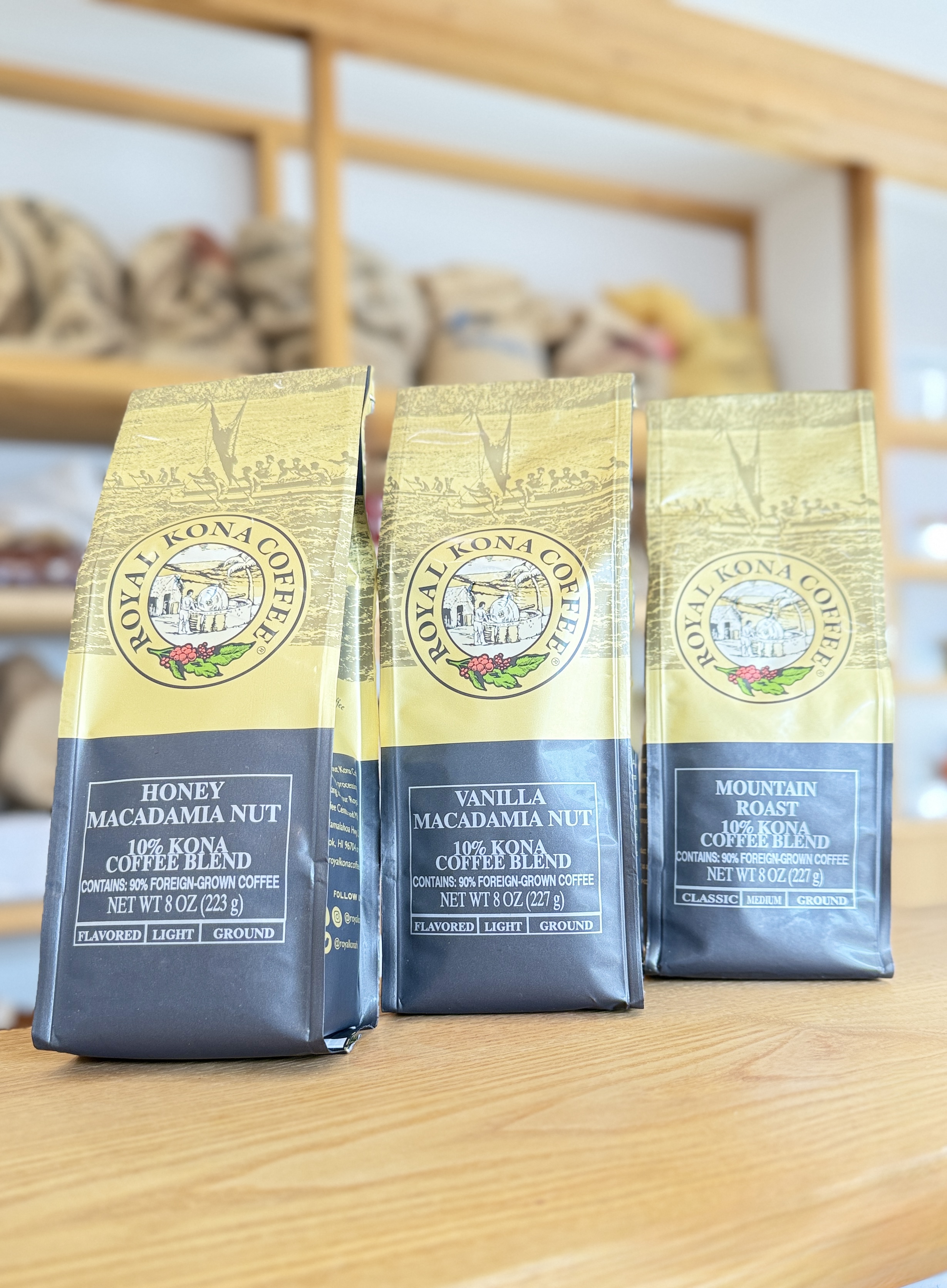 🌺 ハワイの「ロイヤルコナ」販売中！ ☕