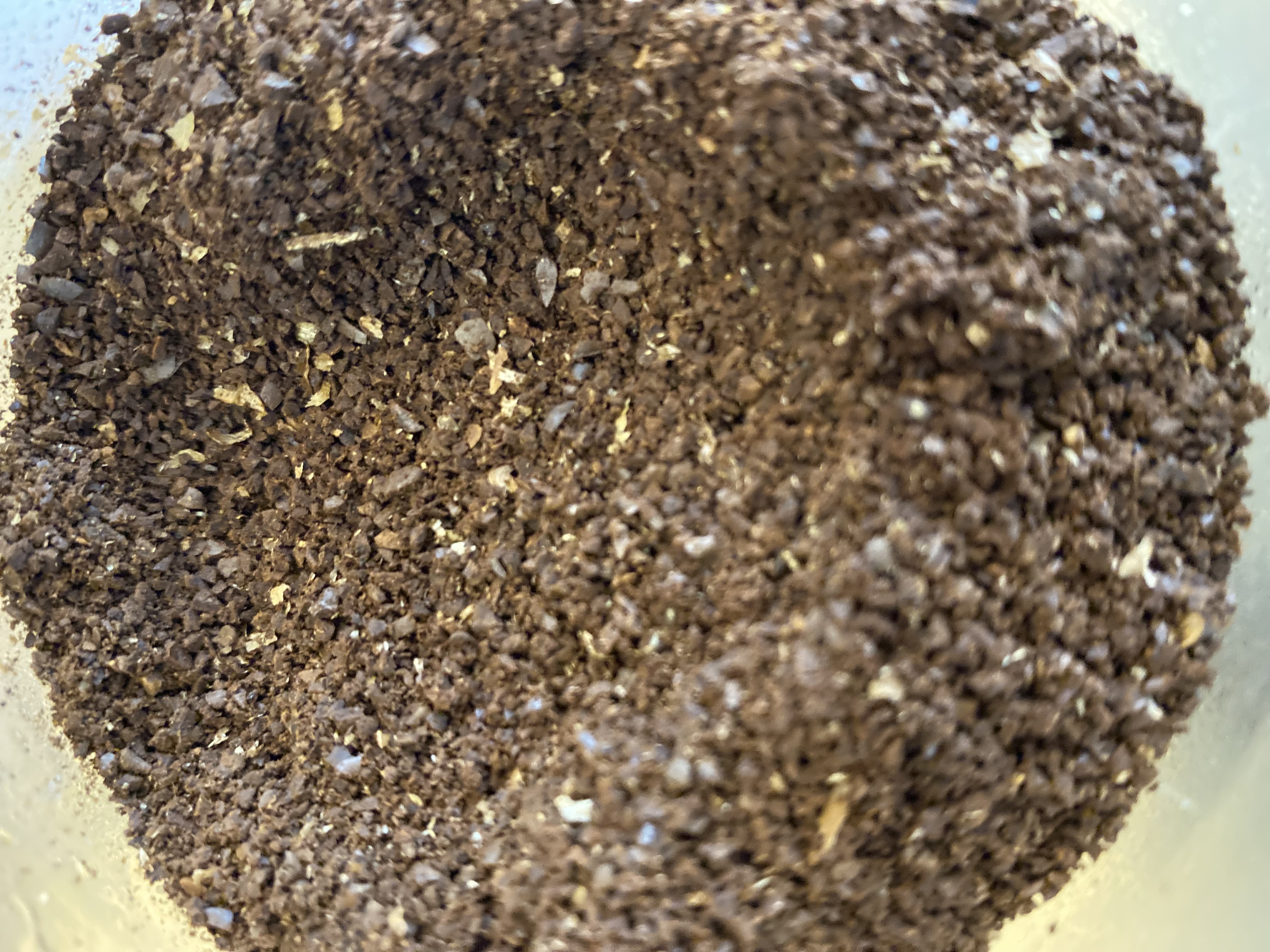 💡 コーヒー豆知識：挽き目で味が変わる？！