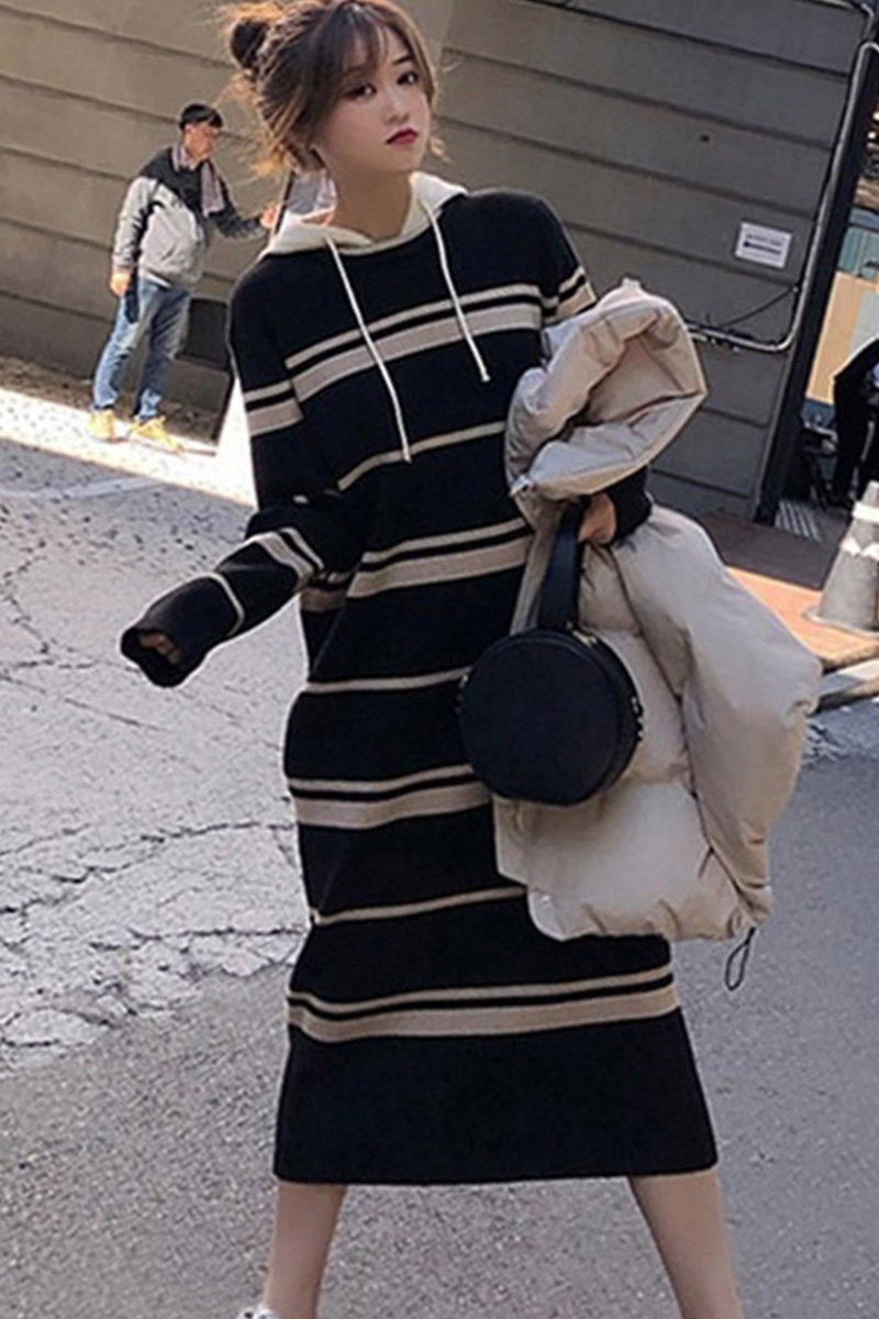 ニットセーター女性の秋と冬の新しい韓国風のフード付き怠惰なドレストレンディ