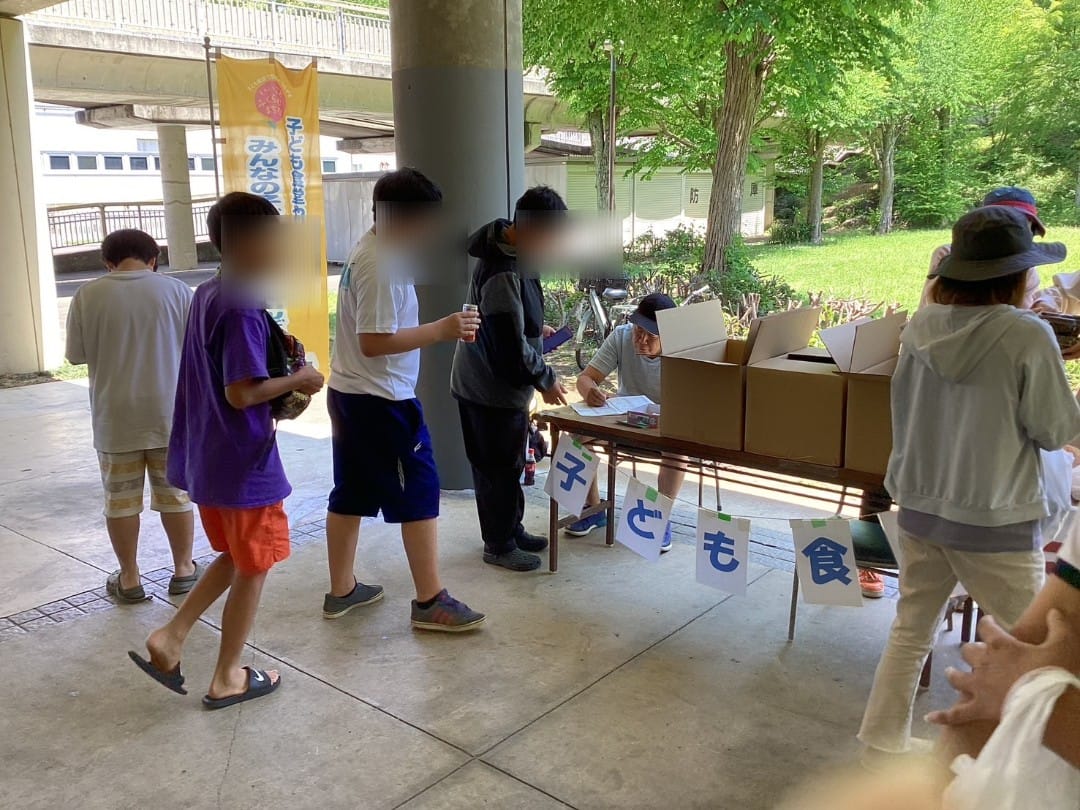 5月18日　 移動式遊び場付き　こども食堂　開催しました