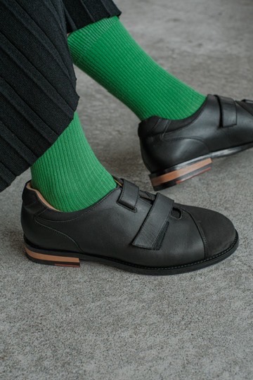 運動靴あがりのレザーマン