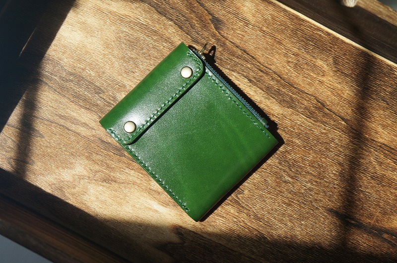 ルガトショルダーコンパクトウォレット【パロットグリーン】再販しました。