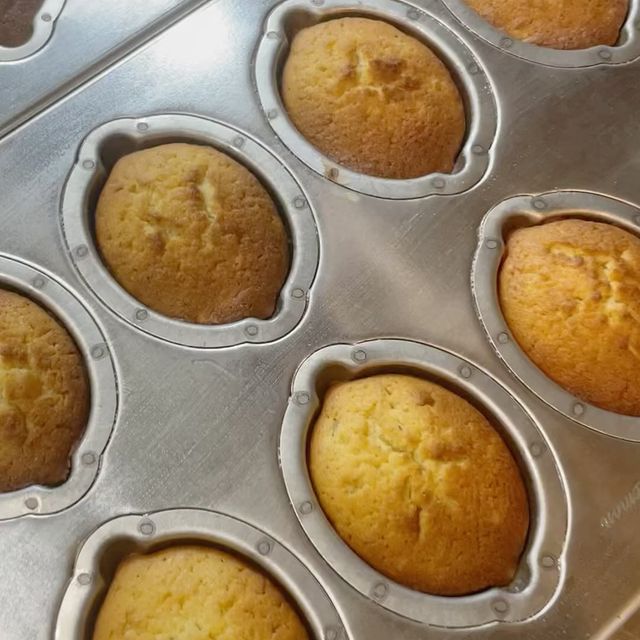 「瀬戸内レモンケーキ🍋」焼き上がりました。