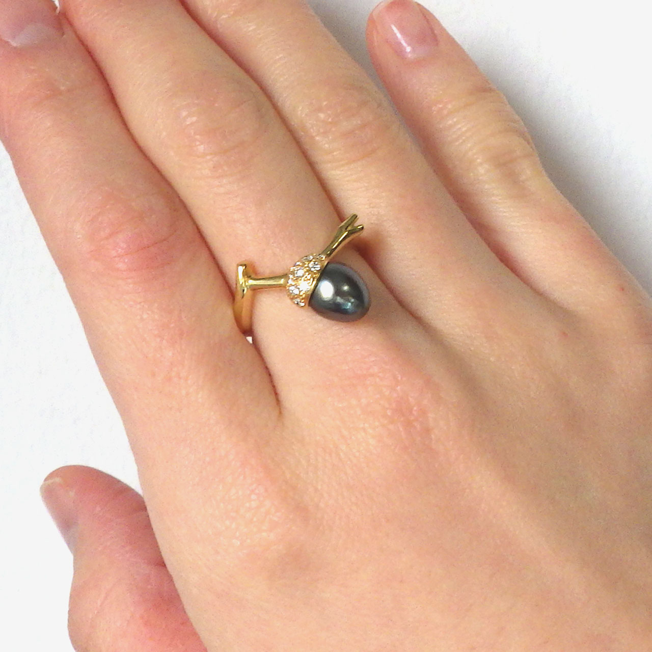 黒蝶ケシ真珠の《どんぐり》リングを追加しました。
