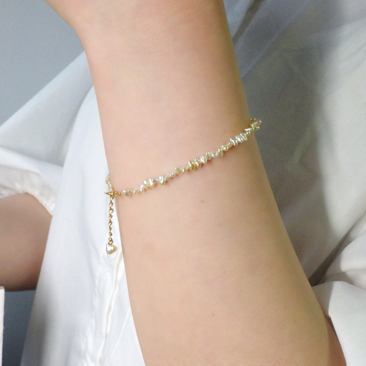 手首に可憐な輝きを 人気のアコヤケシ真珠のブレスレットを追加しました