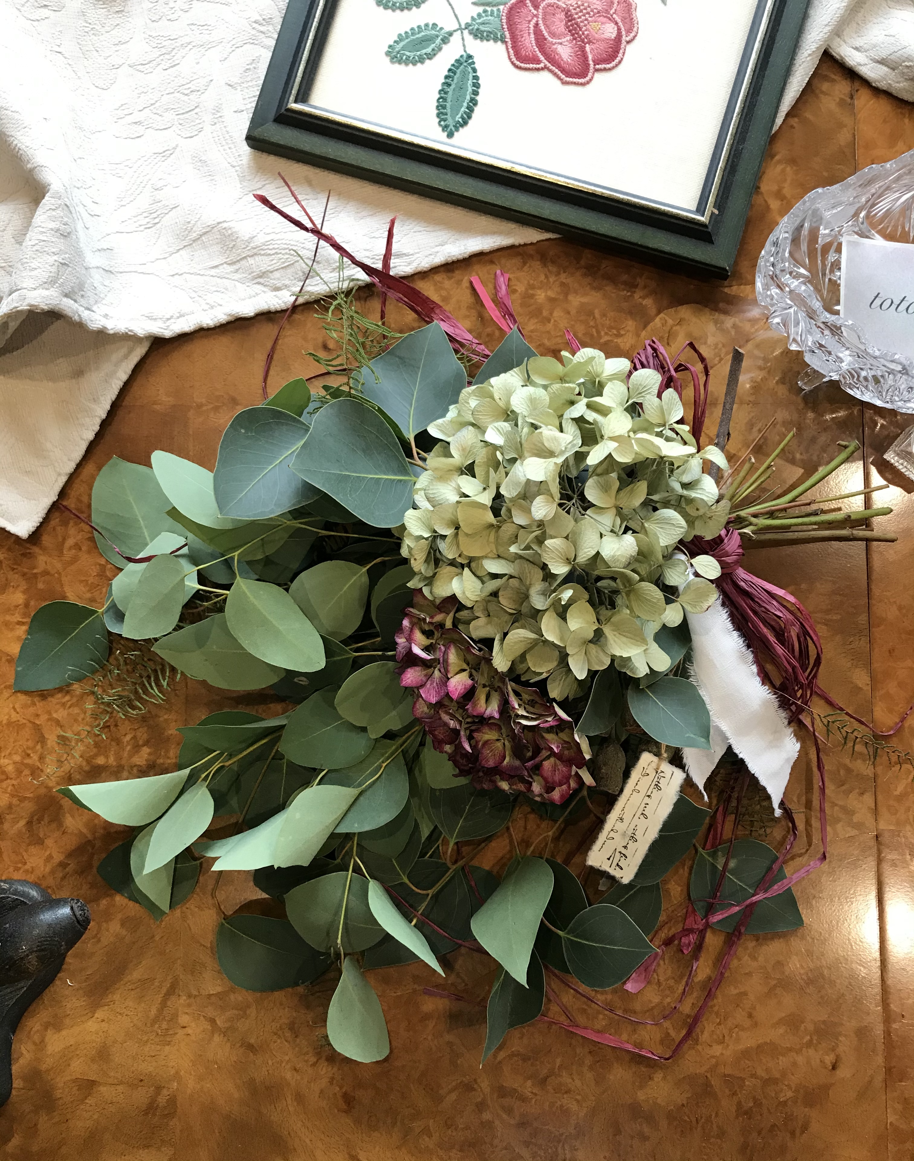 特別送料無料 真冬の雪空 針葉樹ブルーバードと綿花を紡いだ ドライフラワー リース ホワイト フラワー ガーデン Ericamather Com