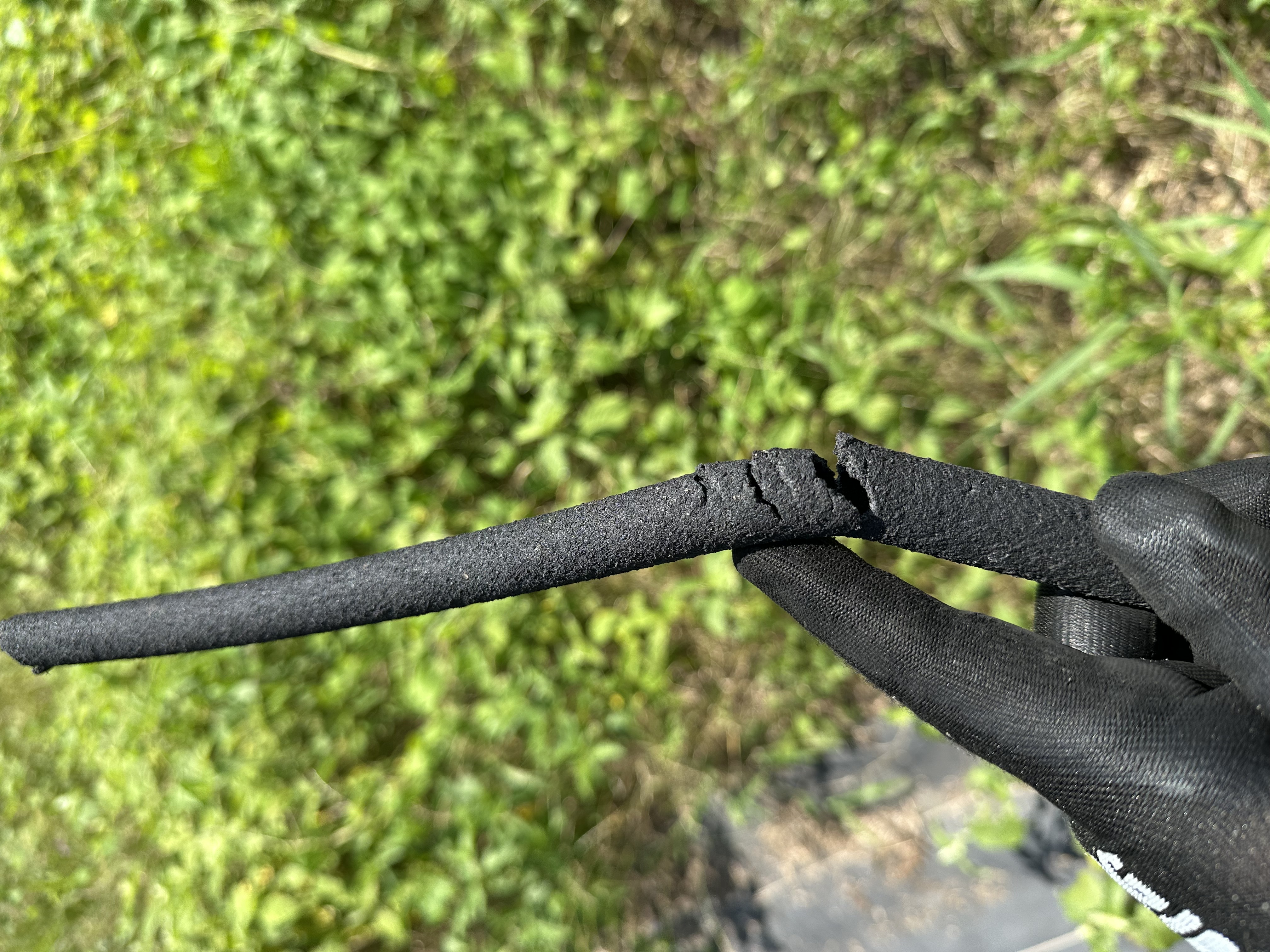 散水チューブ切られた