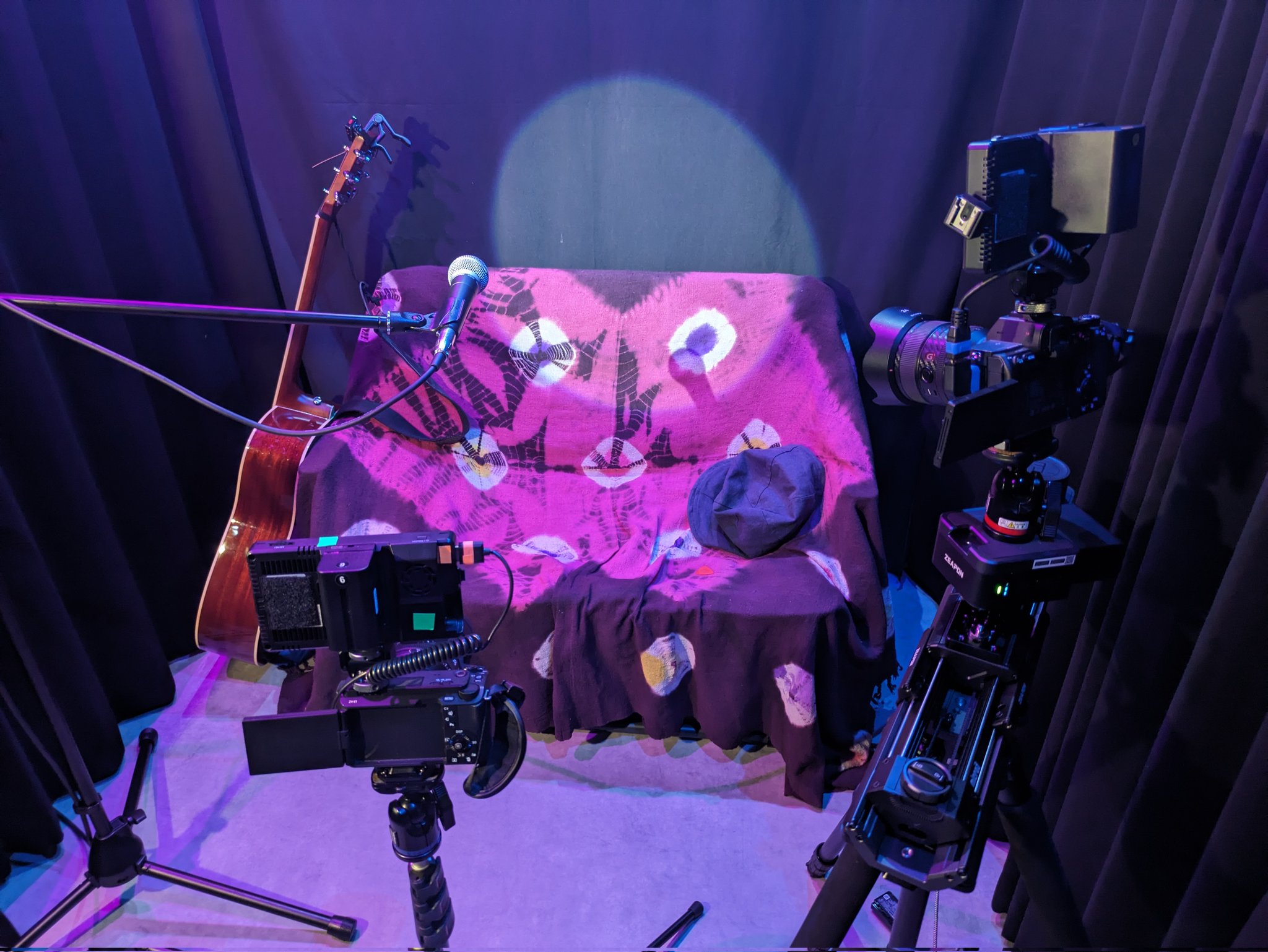 始まったばかりの弾き語り動画をもうリニューアル!モリナオヤ氏のクラッシュ&ビルドが異次元だった