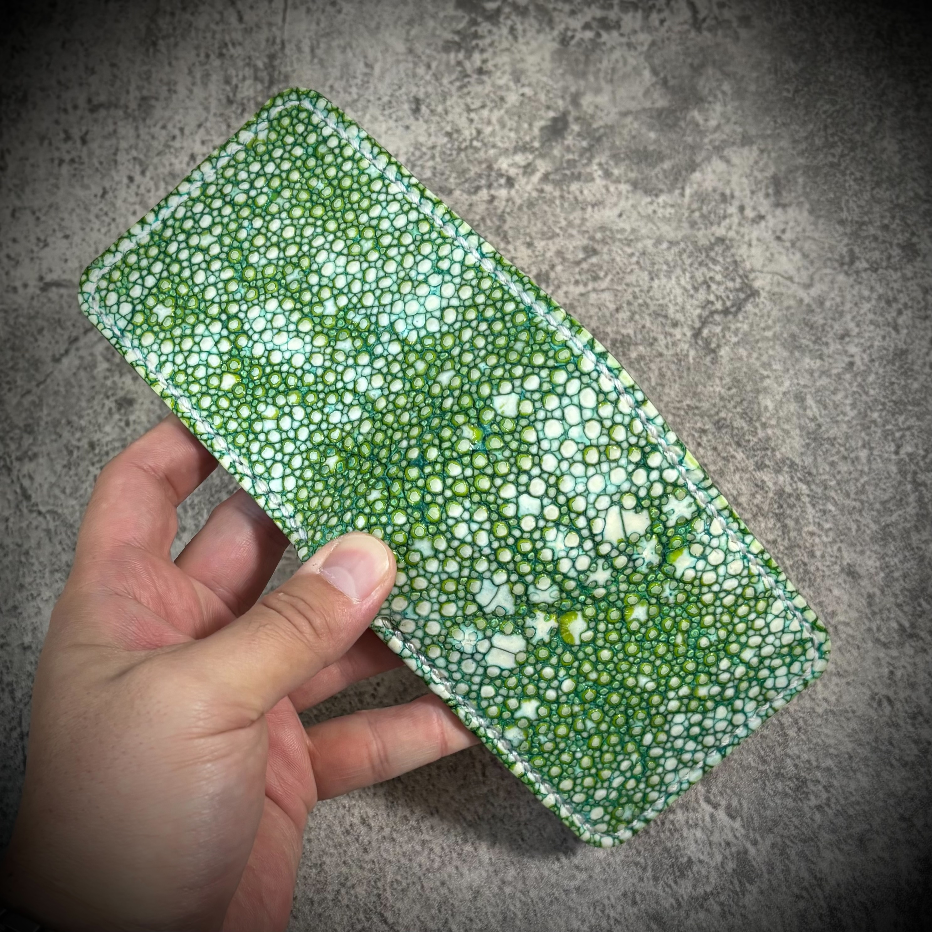 《セミオーダー可能》スタースティングレイハーフウォレット！オンリーワン商品！