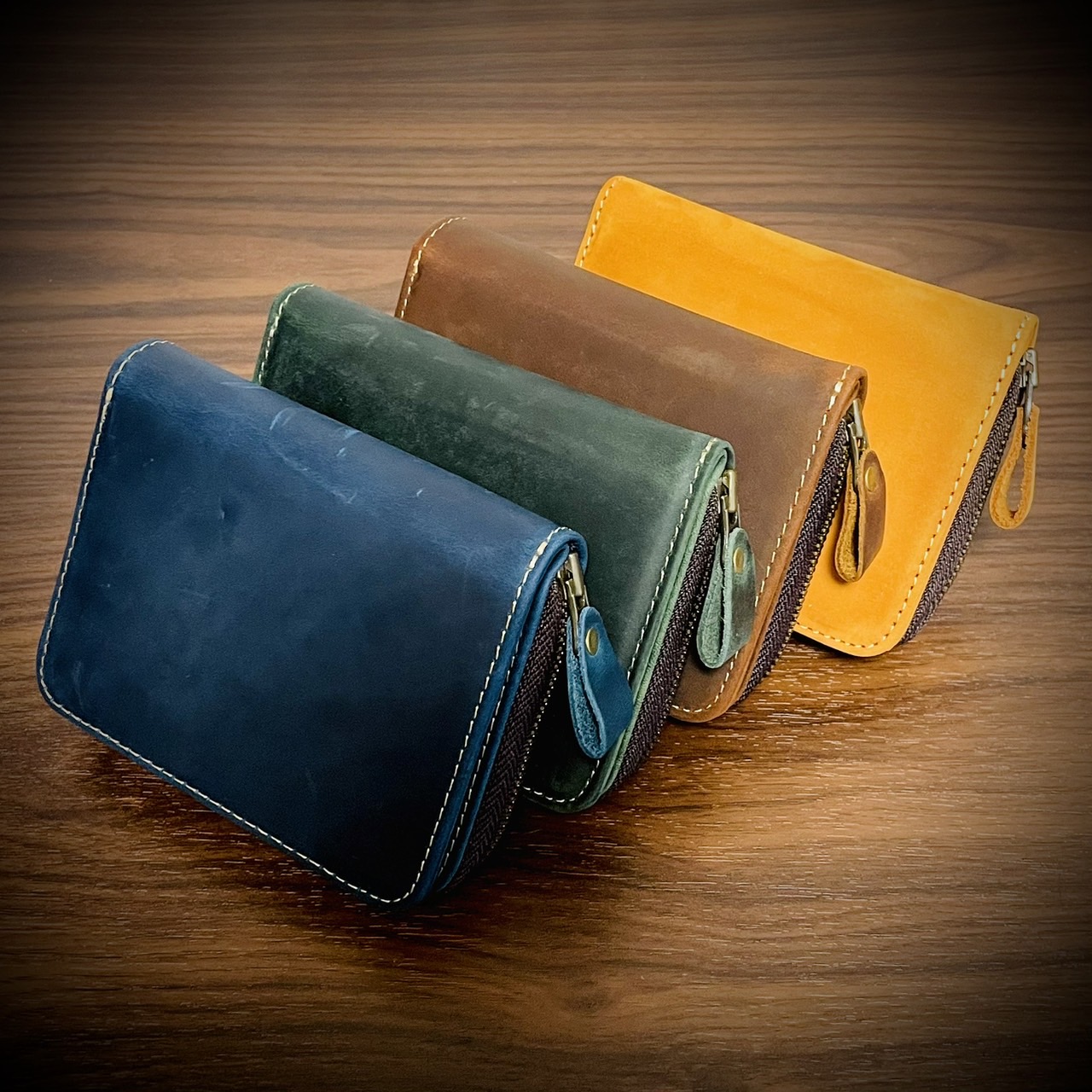 【VALLGO】本革 ヌバックレザー コンパクトな財布