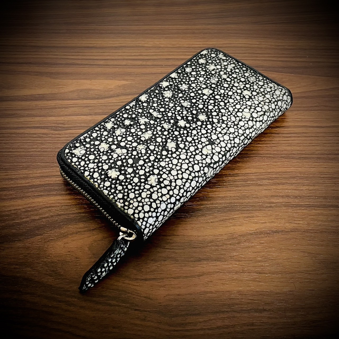 【新商品】幻の素材 スタースティングレイ 長財布