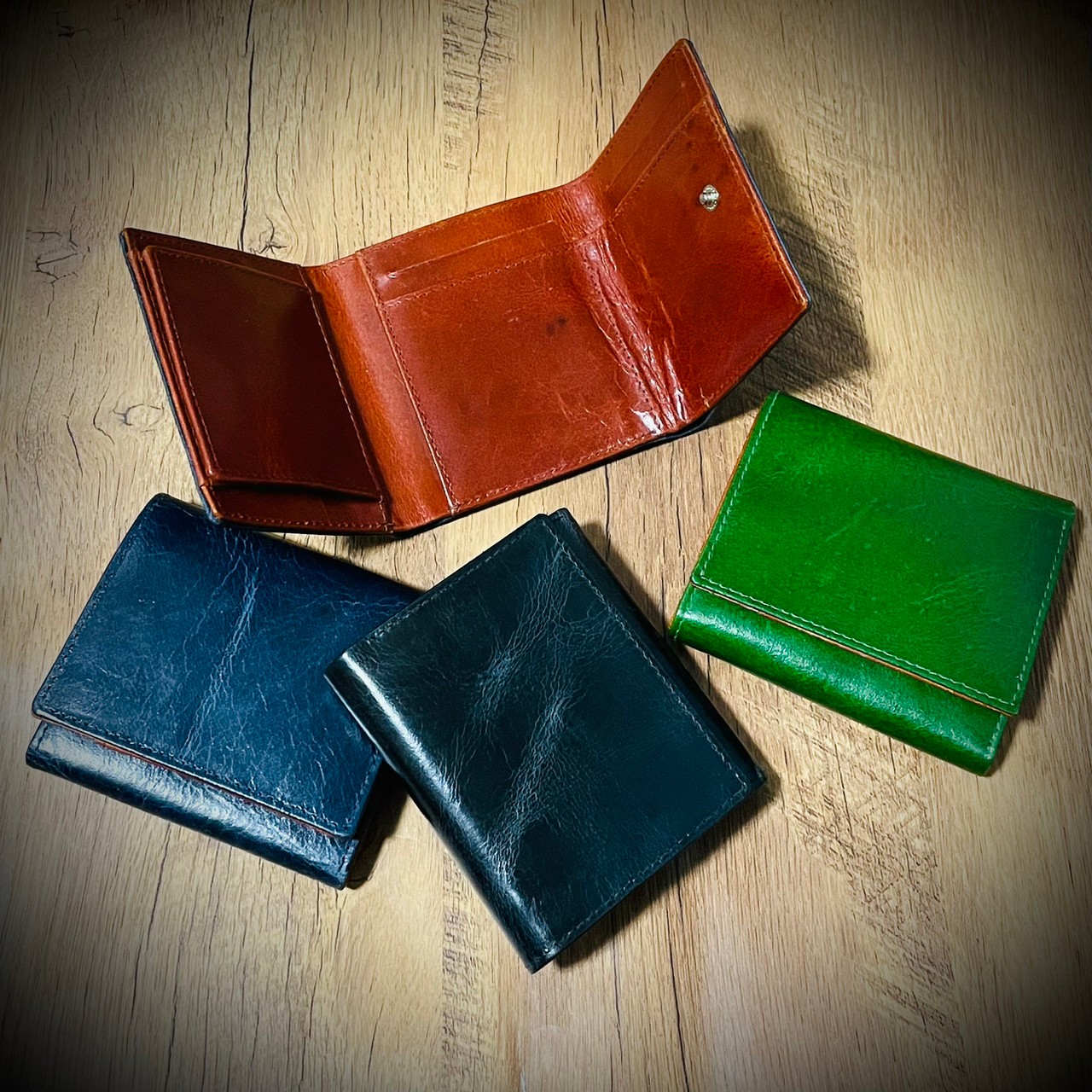 【新商品】 独特のムラが美しいイタリアンレザー ミニ財布！
