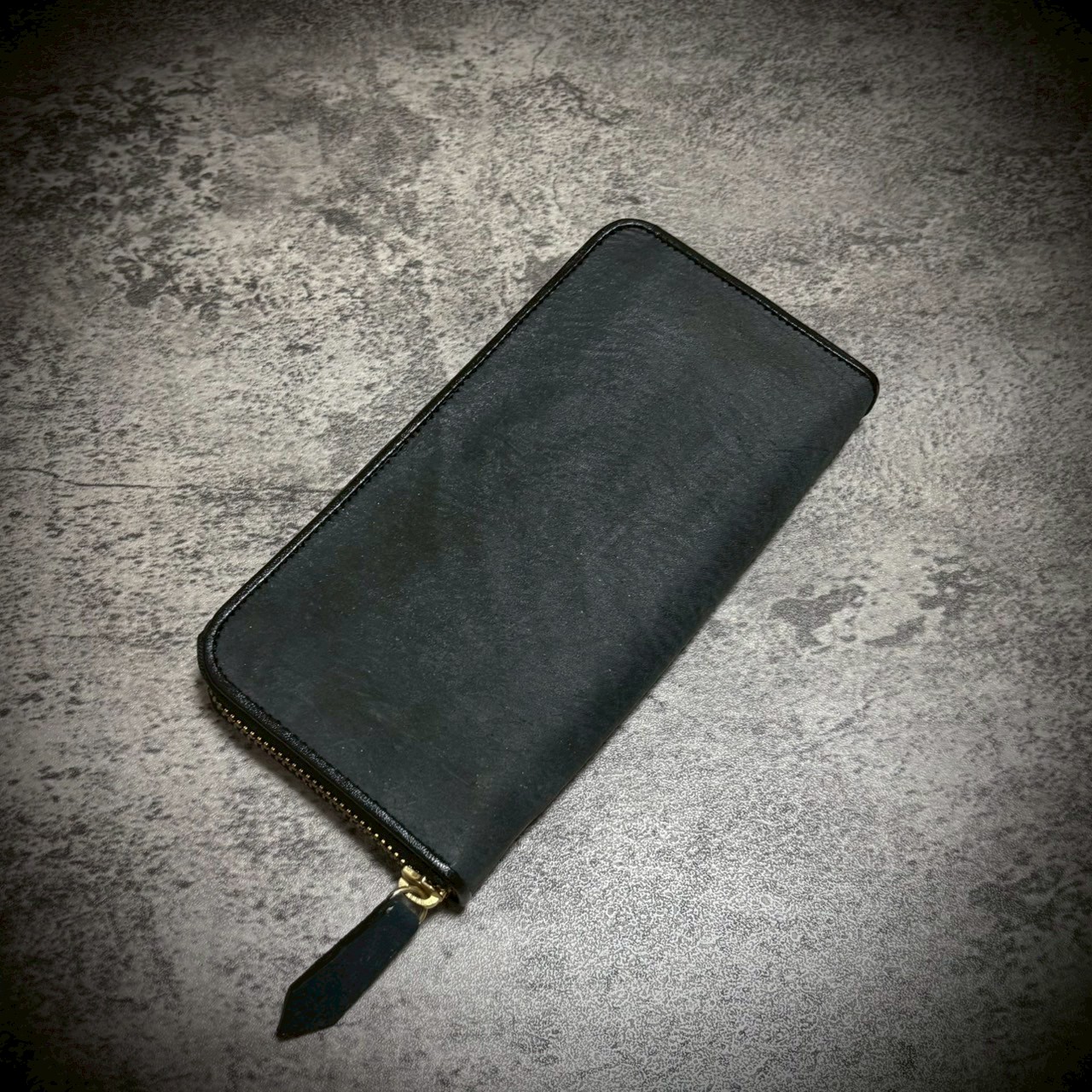 《触れた瞬間に違いがわかる》希少素材シャークスキン長財布!