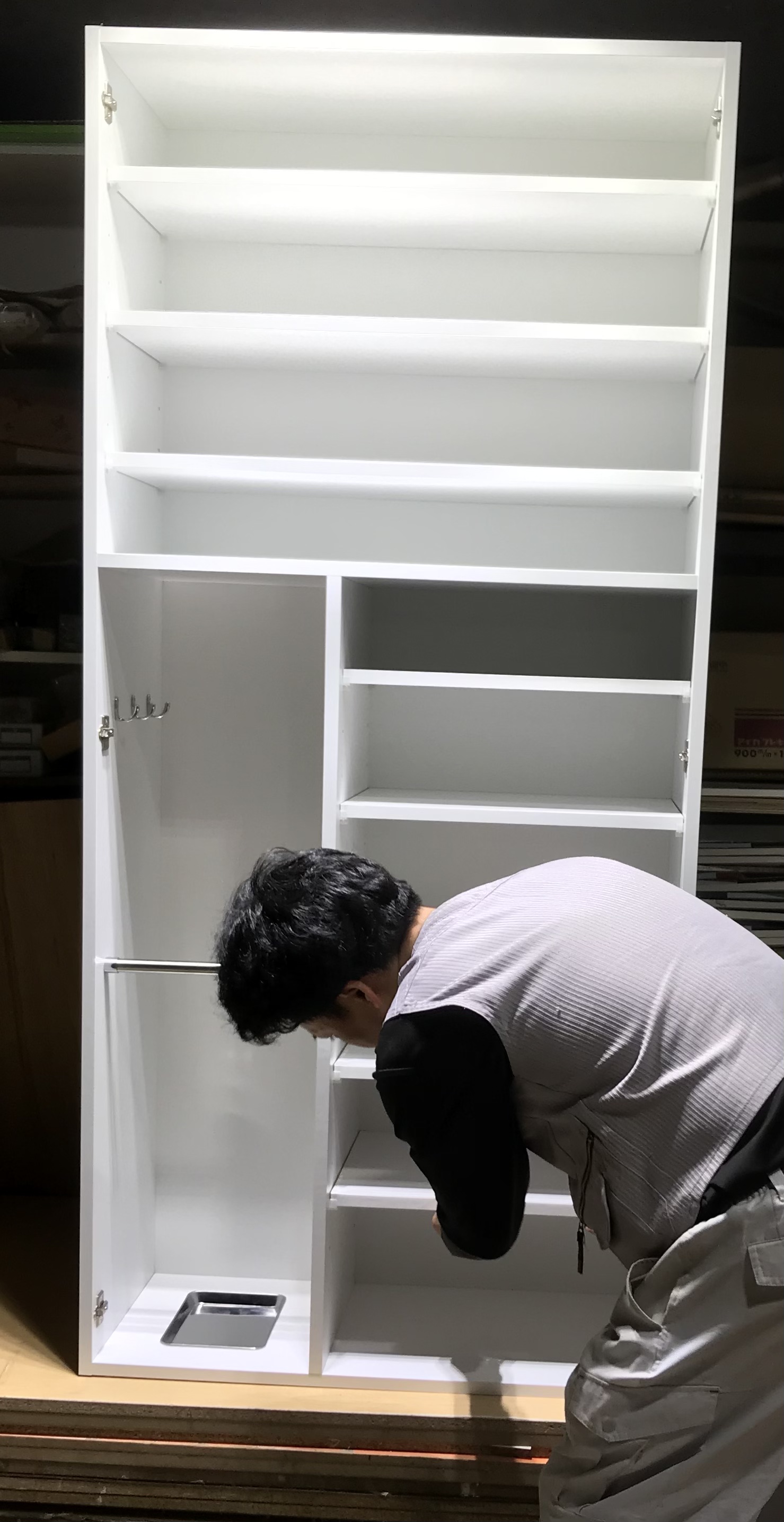 マンションの玄関のサイズに合わせたオーダー下駄箱製作