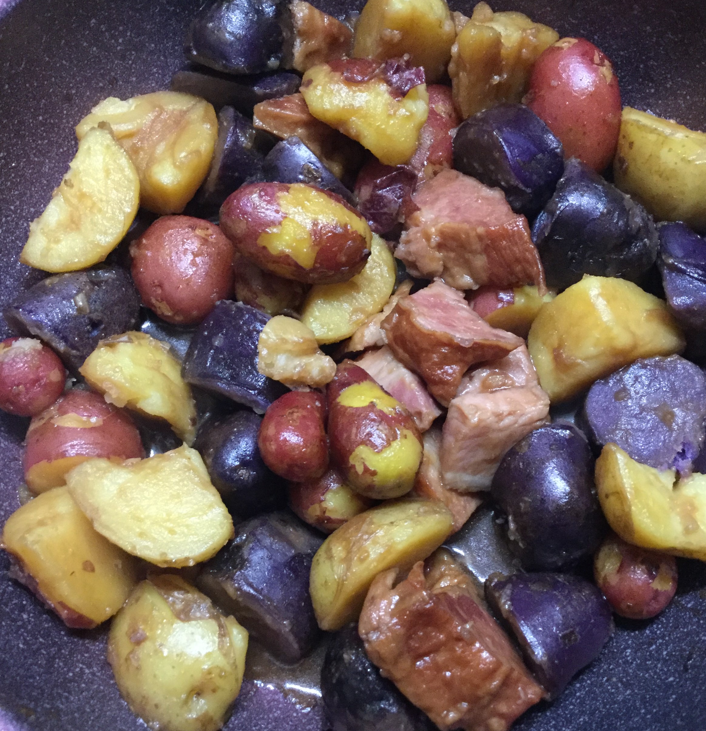 自社農園の野菜を使った事業所ランチ（ベーコンポテト）