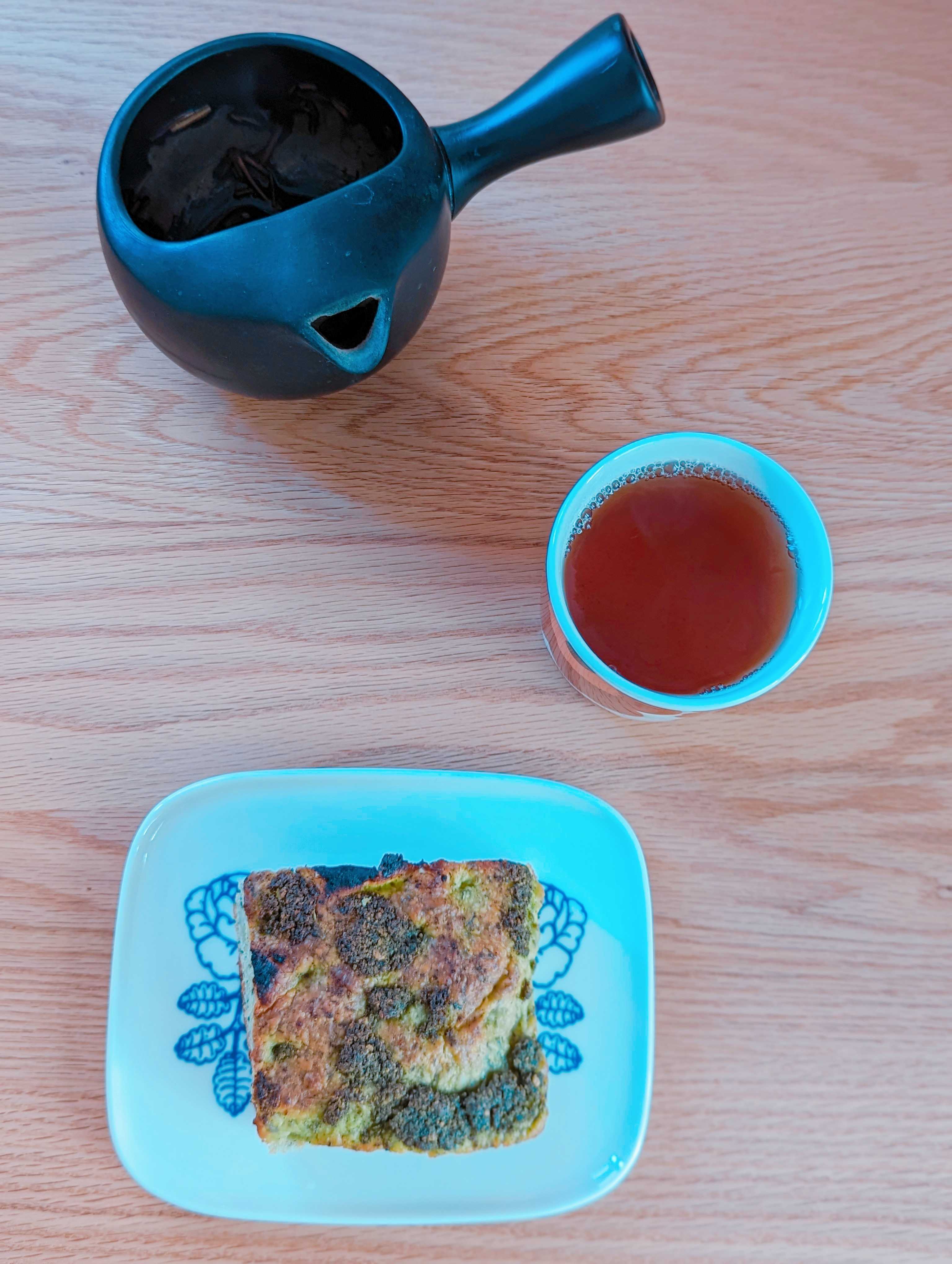 2023.12.4 今日の朝茶「茶殻フォカッチャ・ほうじ茶 はんだかおりNo.1」