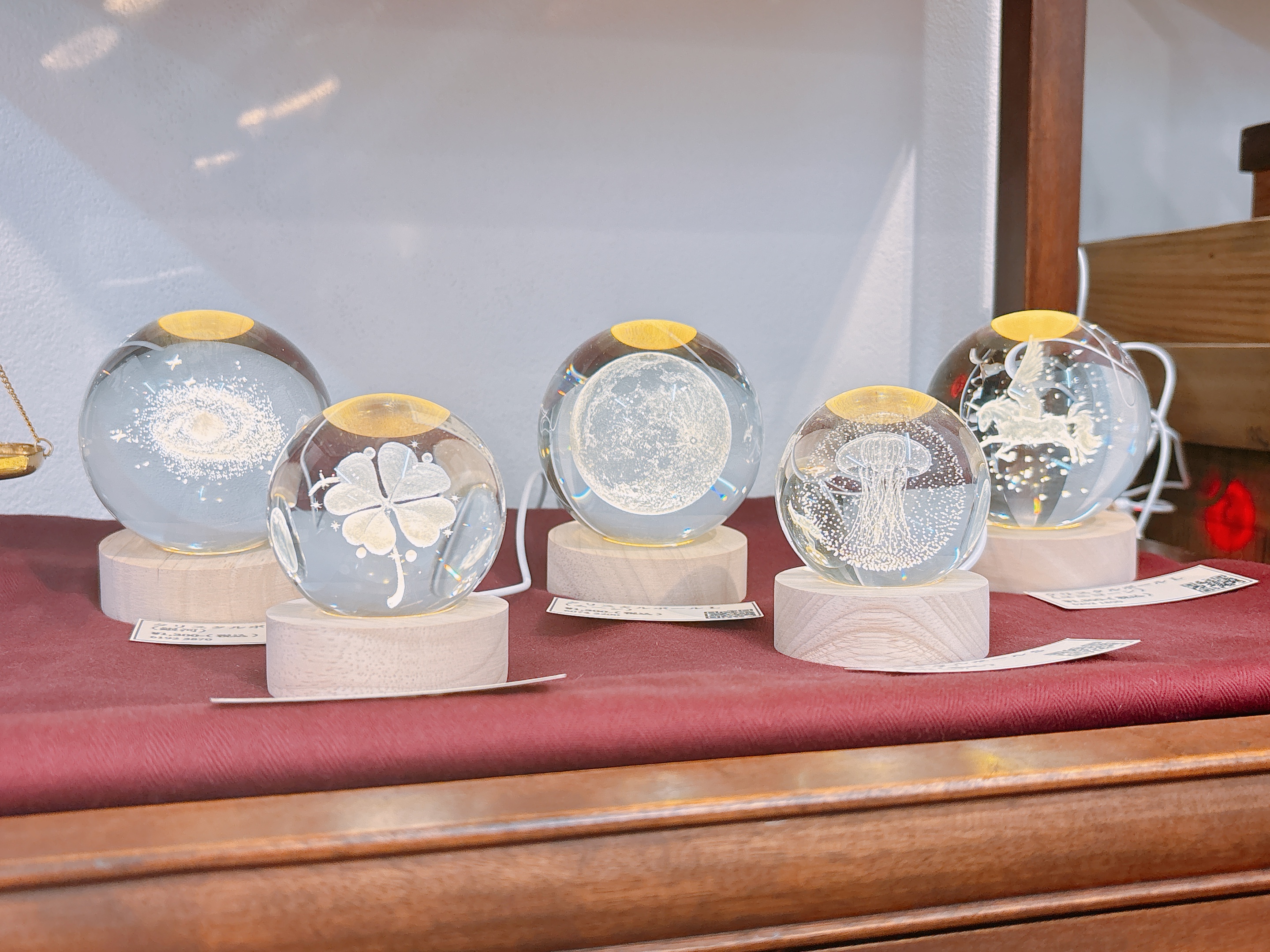 クリスタルボールライト、年内最後の入荷です🙌