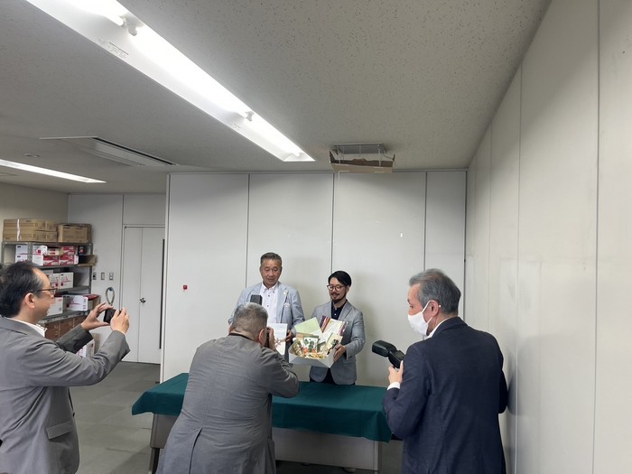 6月6日 宇治市役所にて「光る宇治土産集合ギフト」お中元Verの記者発表が行われました