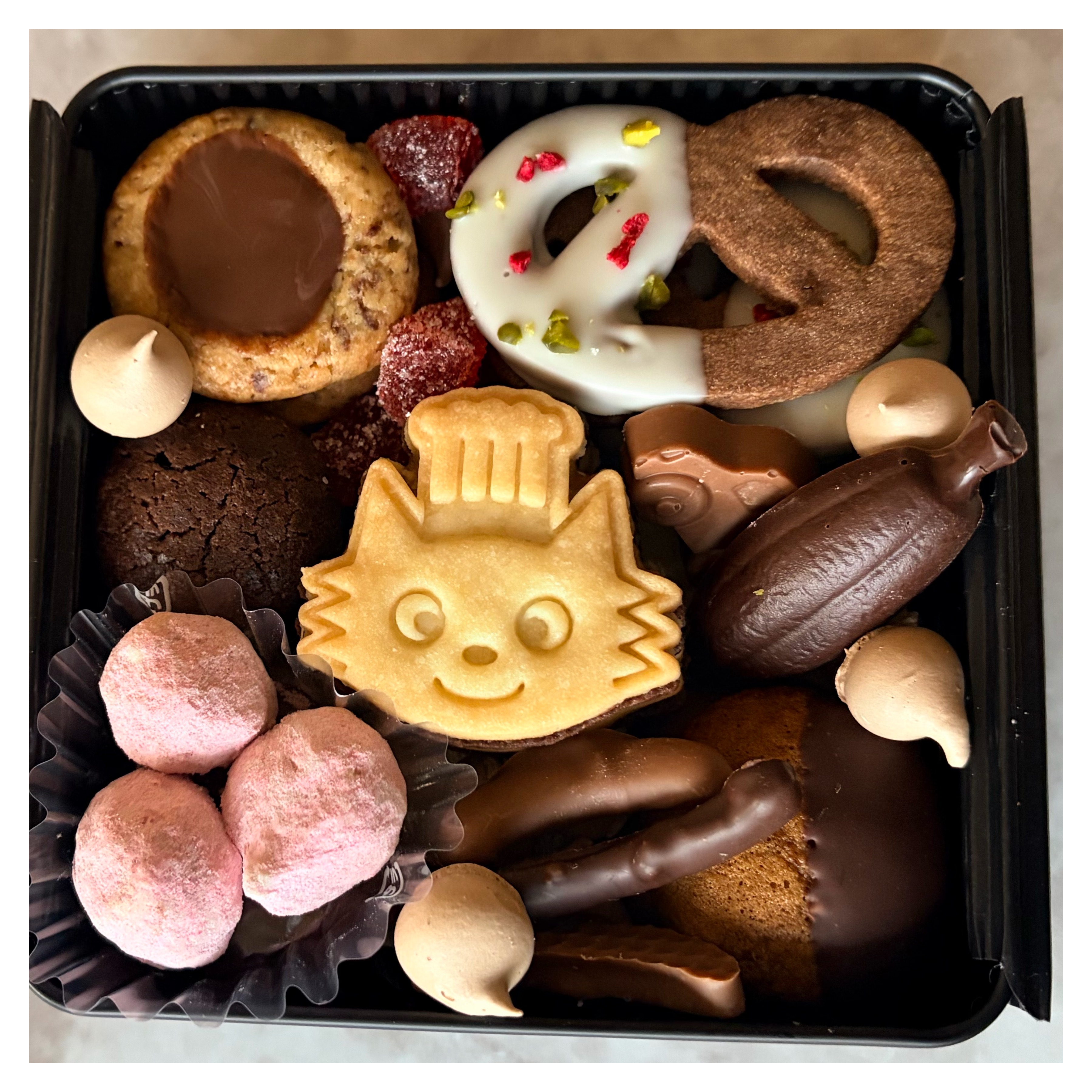 【チョコクッキー缶】