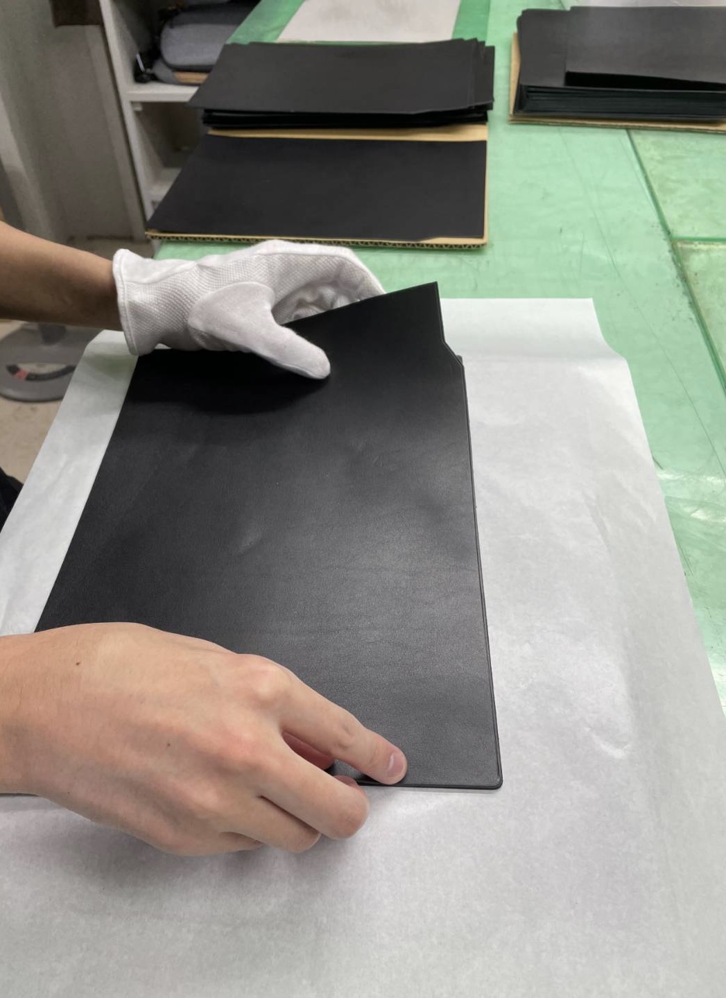 「LEATHER FILE BLACK」次回再販は6月末を予定しています。