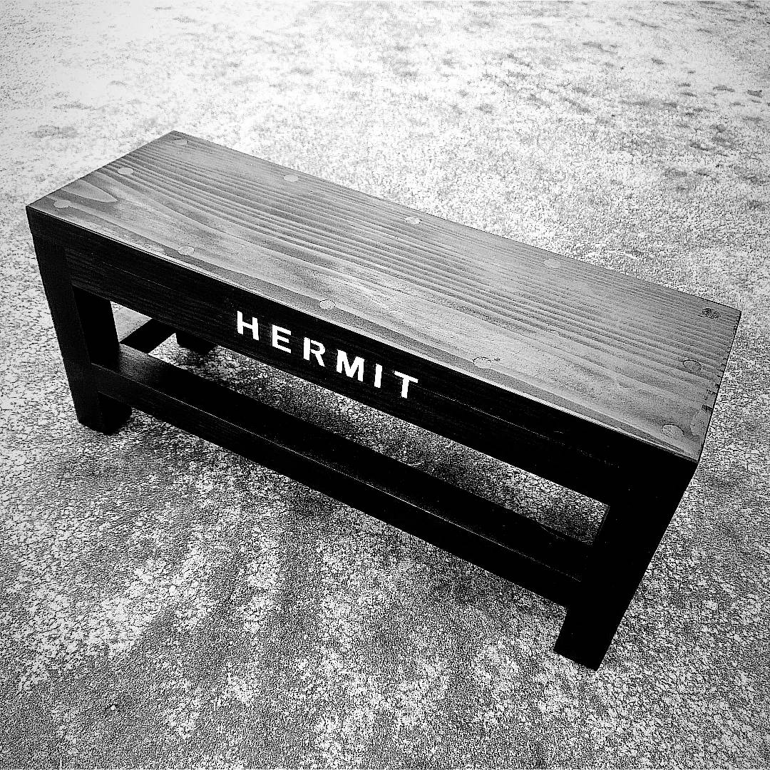 HERMIT SMALL BENCH