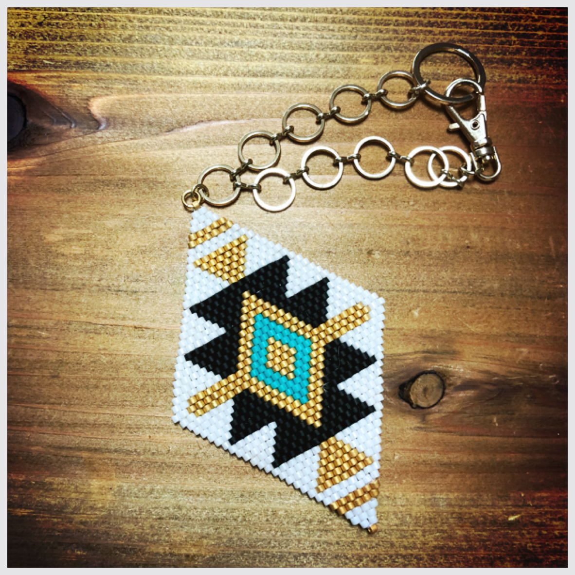 オルテガ柄 大ぶりバッグチャーム