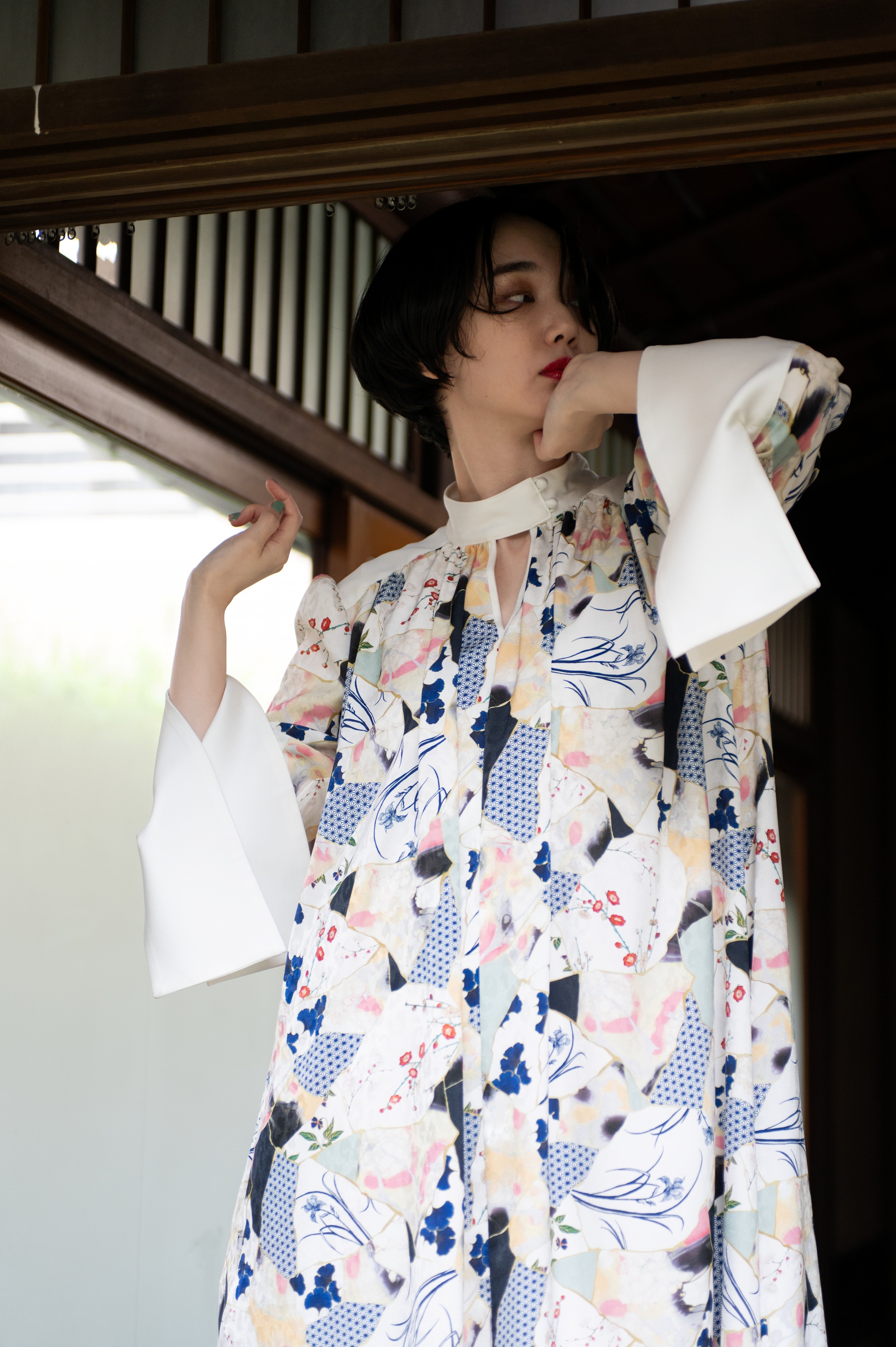 欠けを、愛す。Arobeの“金継ぎ”ドレス