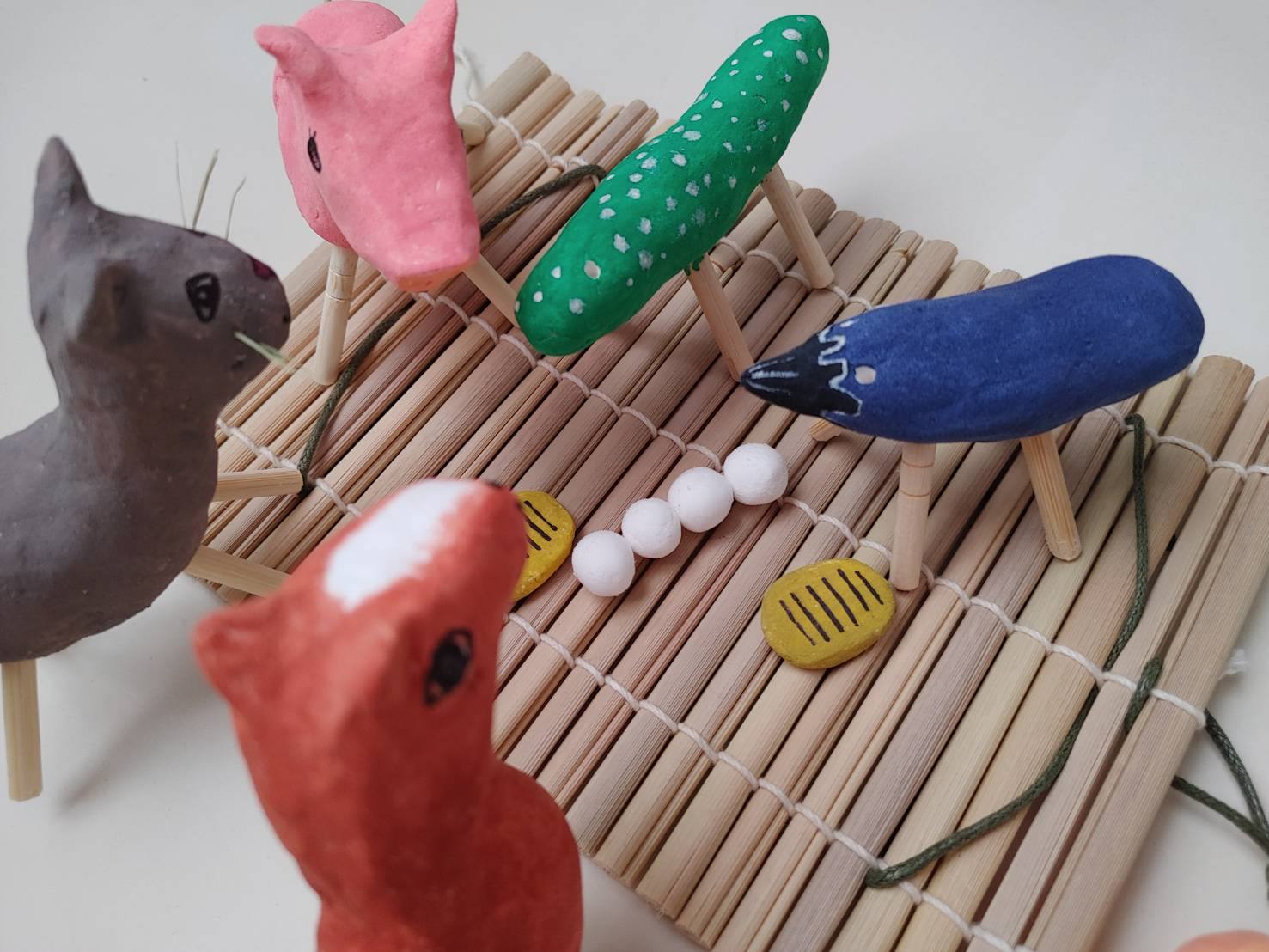 ナスとキュウリと馬と猫と豚