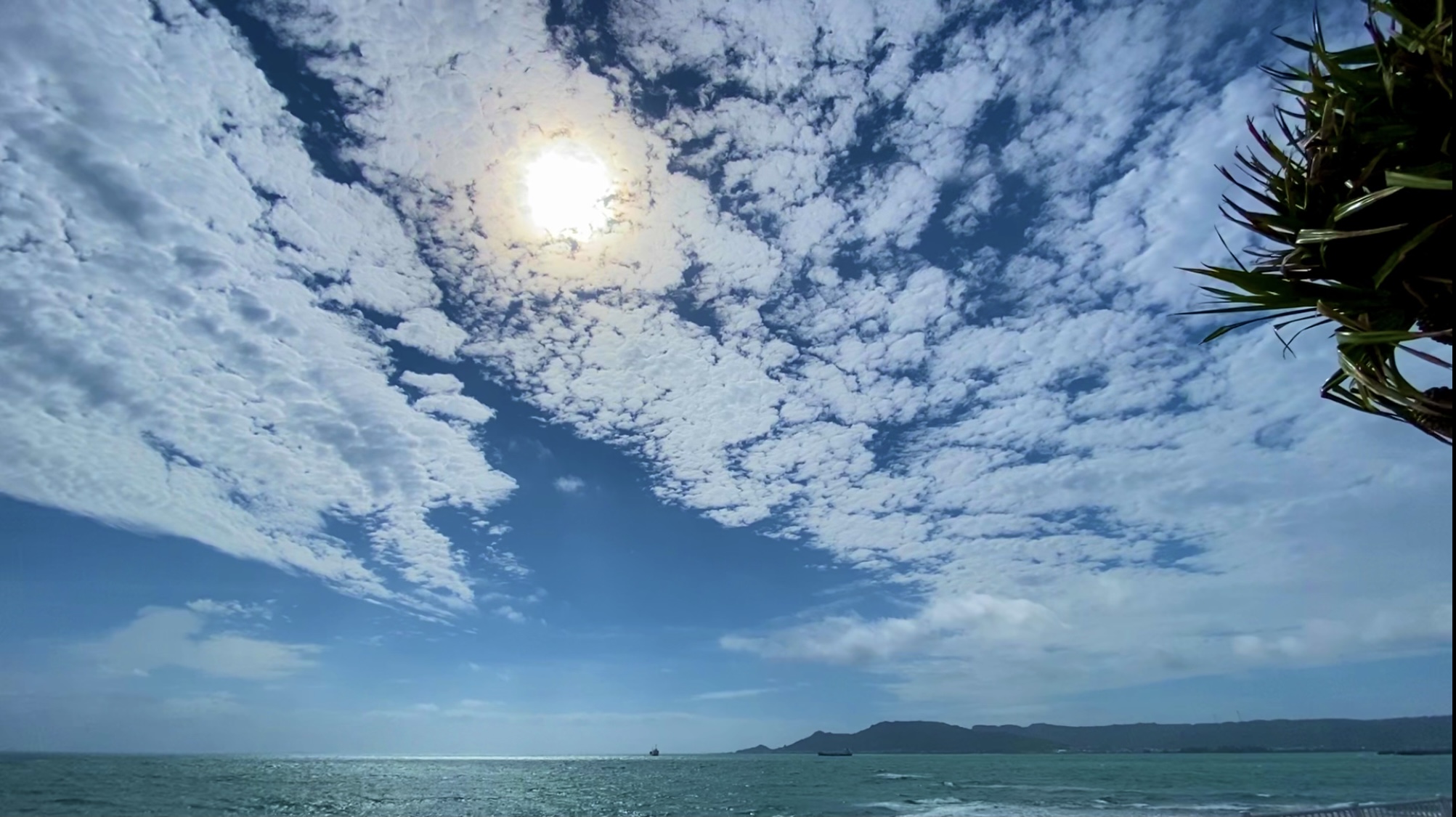沖縄県東海岸「与那原町の海」