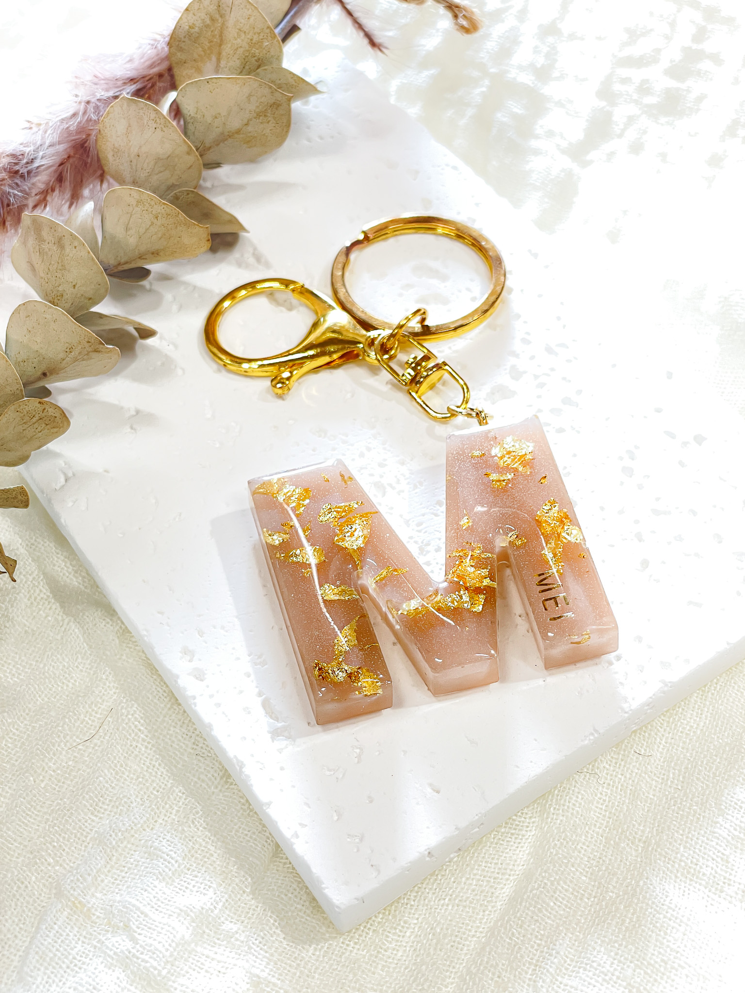 割れたキーホルダーのお直しはできるのか?!