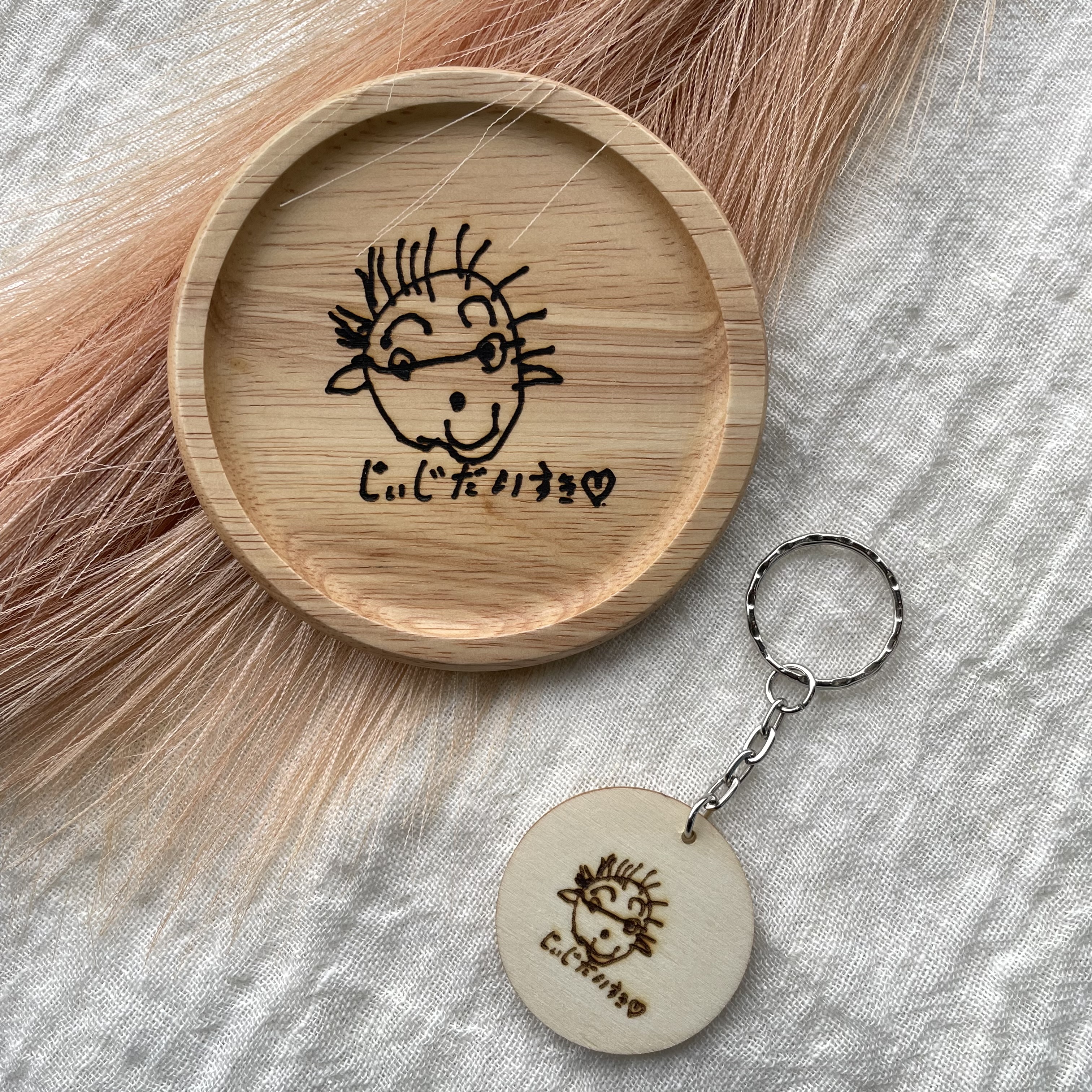 お孫さんのイラストを形にする、最高の思い出ギフト。