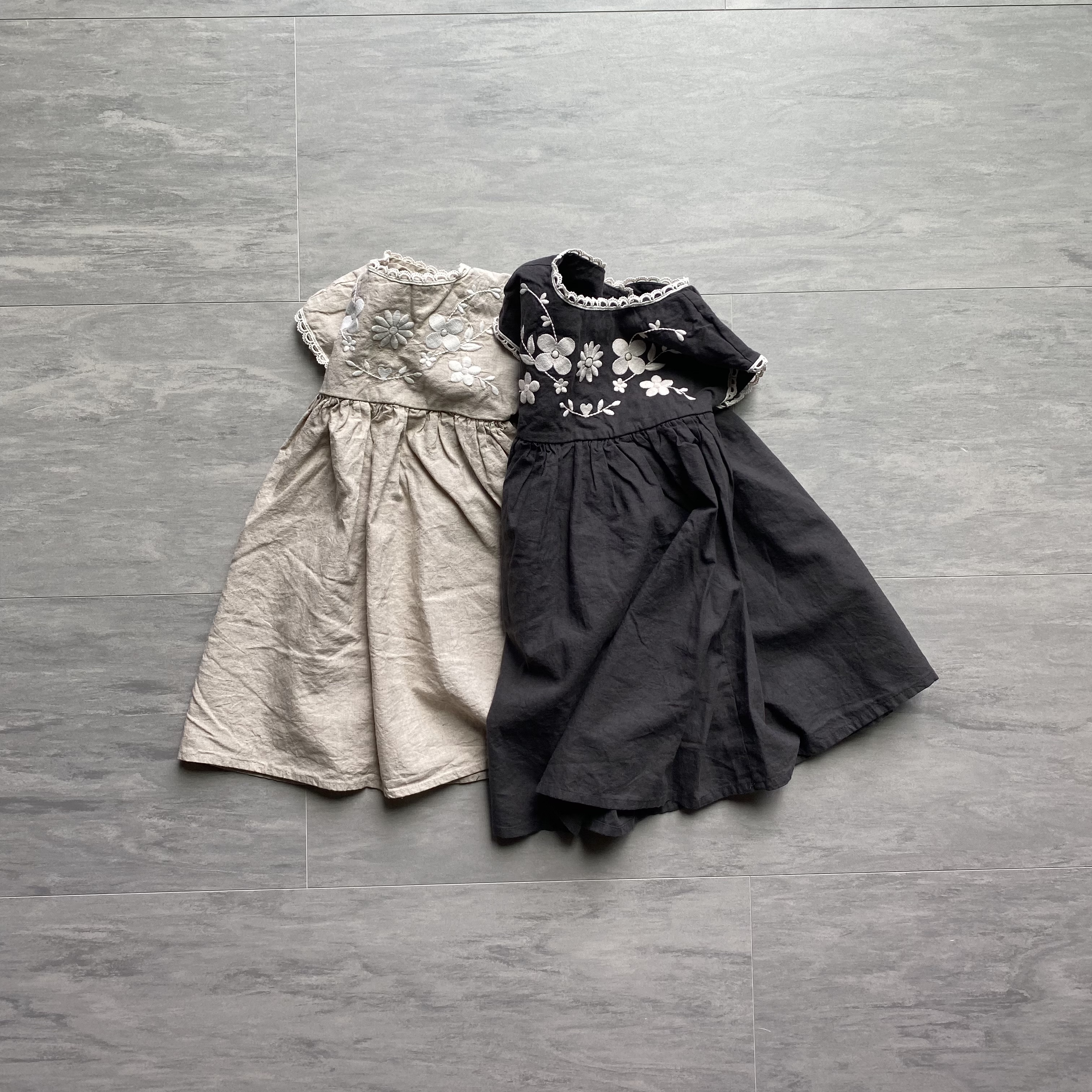 ✳︎残り2点となりました【monbebe】リネン刺繍ワンピース