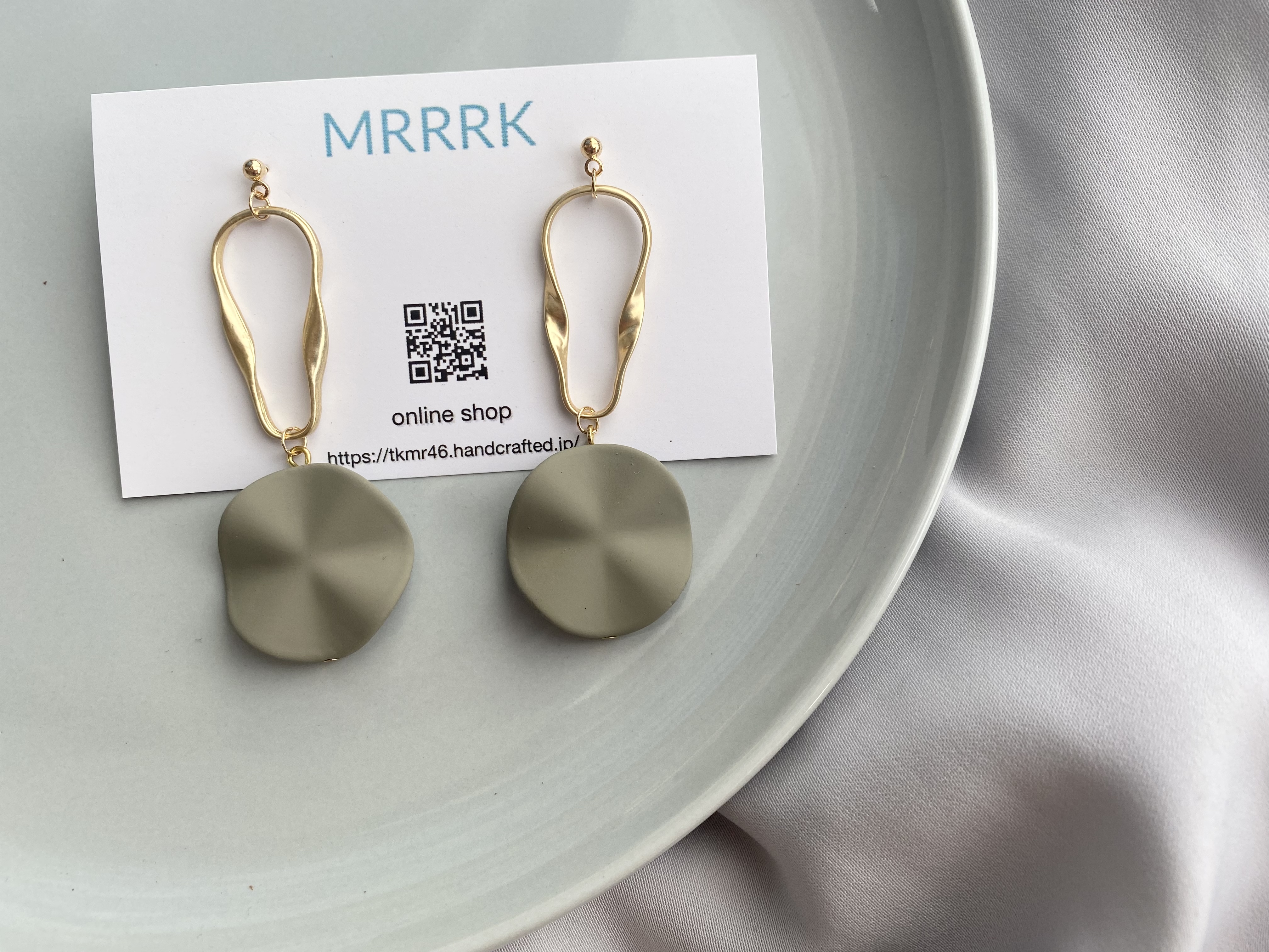 マットな質感・:*