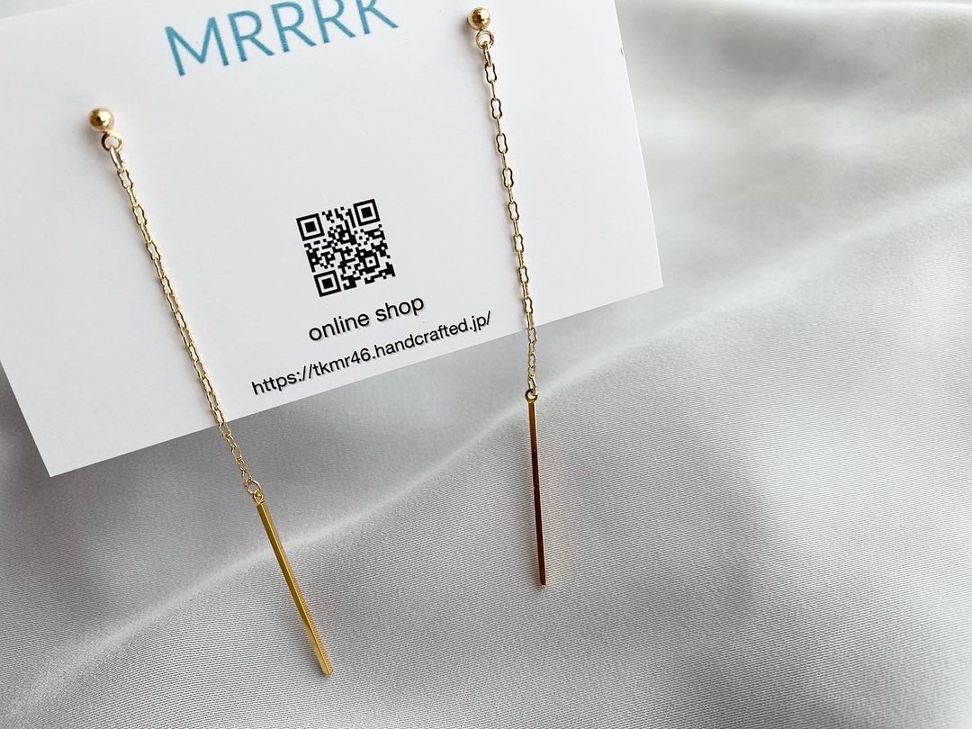 華奢なピアスで上品な存在感・:*