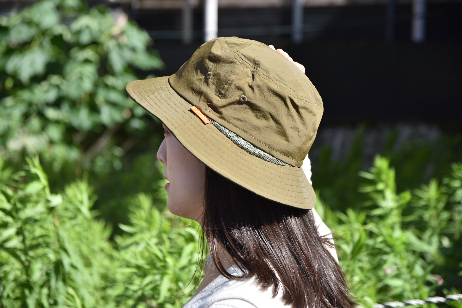 紫外線カット、遮熱効果のある【被る日傘帽子】のご紹介です。