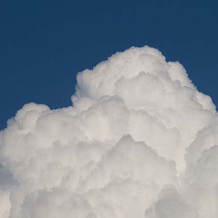 遠くの積乱雲は見ていてキレイ