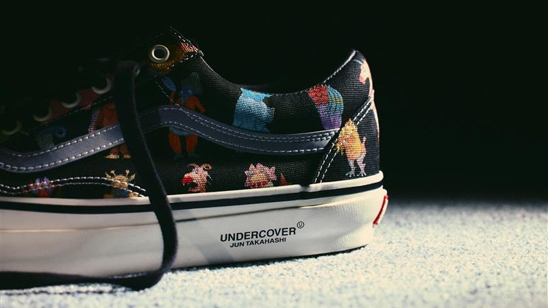 アンダーカバー　黒い星型バッチ約2、5cm 金属製　© UNDERCOVER アンダーカバー 黒い星型バッチ約2、5cm 金属製 © UNDERCOVER アクセサリー