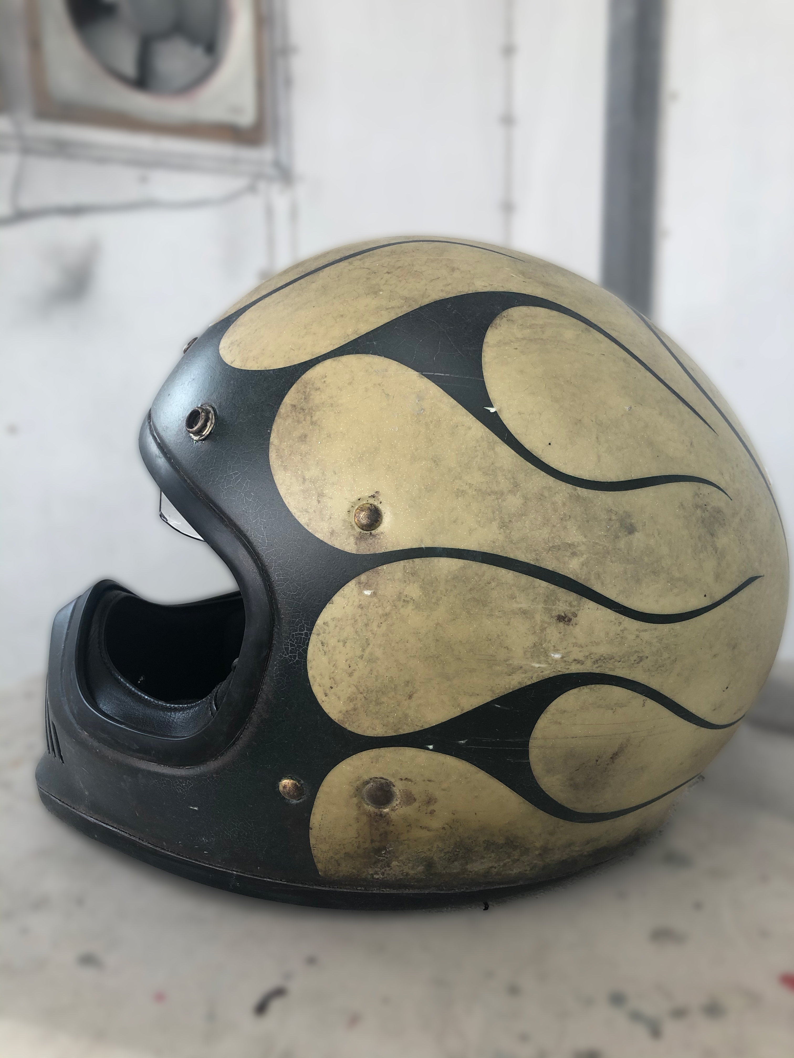 エイジング＆ペイント　ヘルメット