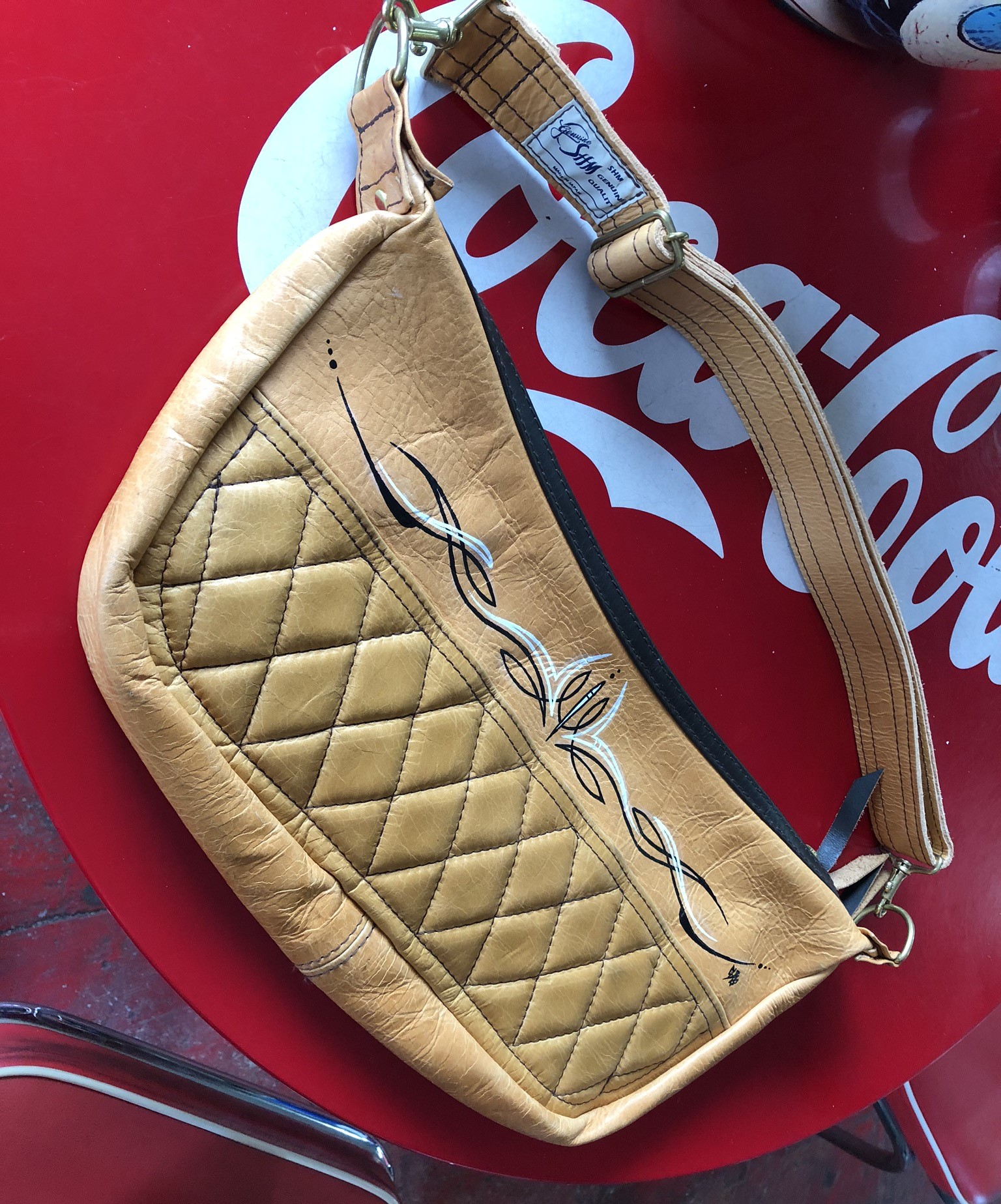 レザー　ピンストライプ