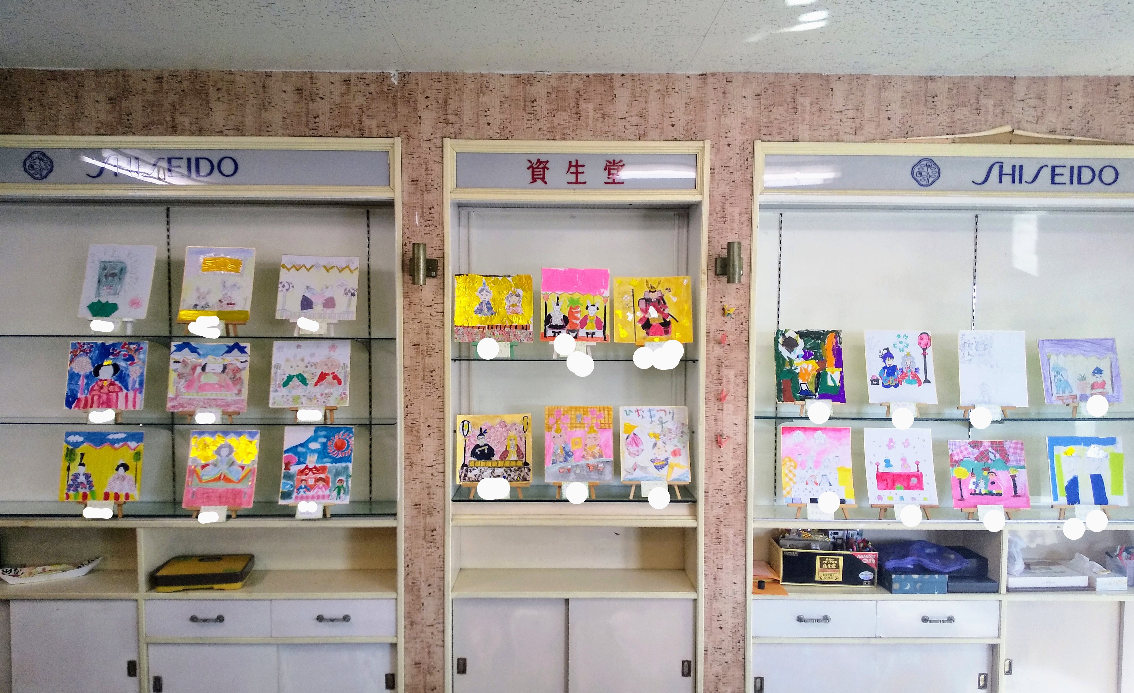 厚狭まちなかギャラリーさんでお子さん達のお雛様の絵が飾られます