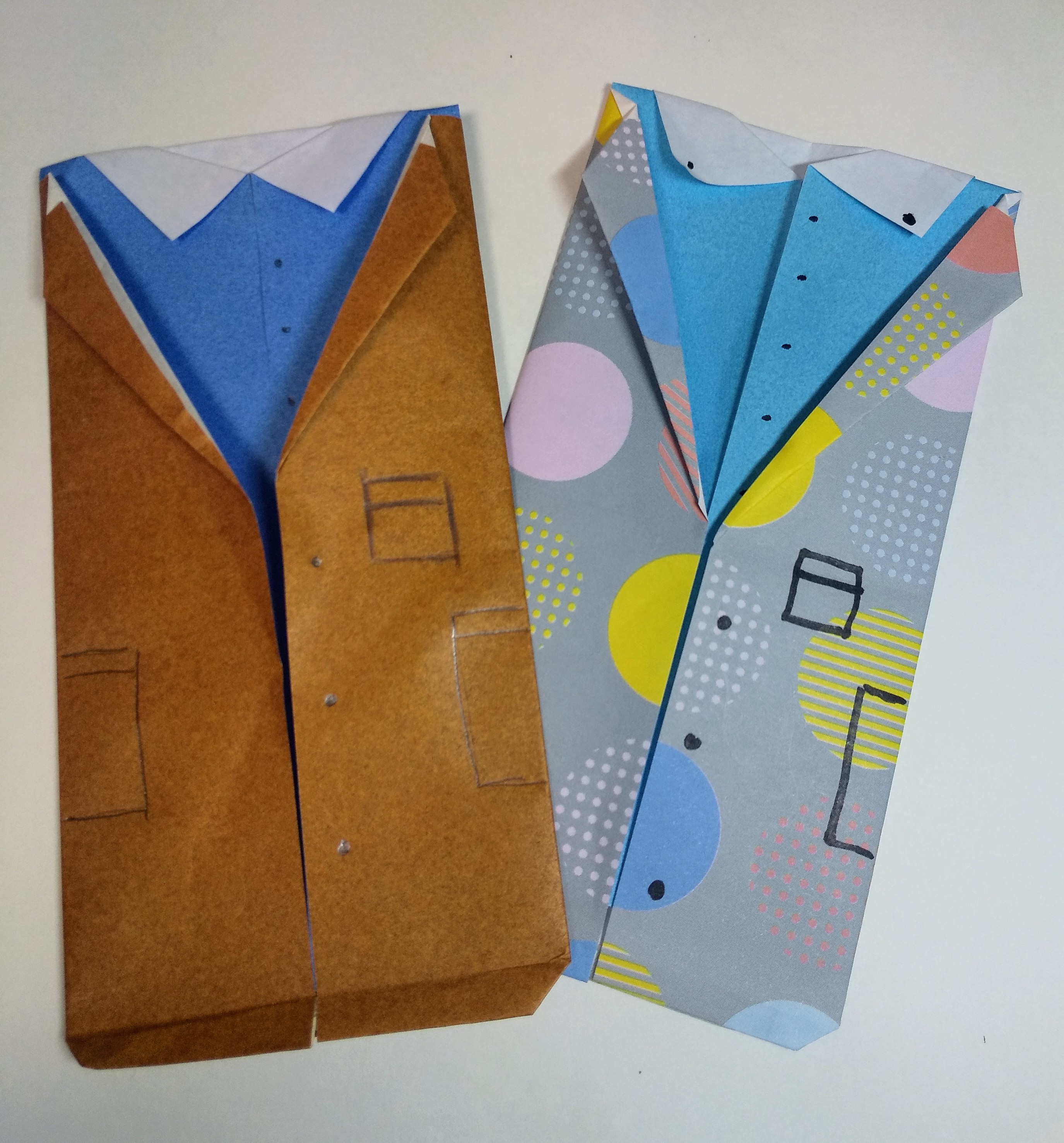 折り紙で冬服を折ってみよう☺