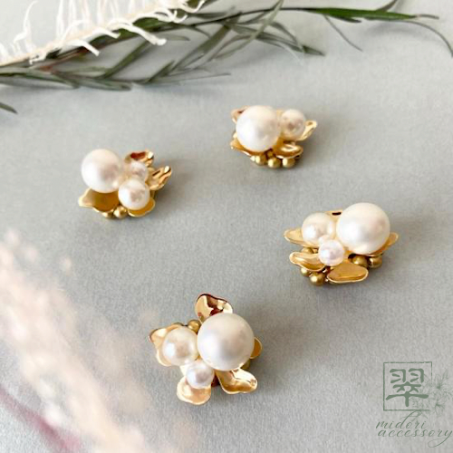 メタルフラワーのパールピアス＆イヤリング在庫追加致しました。