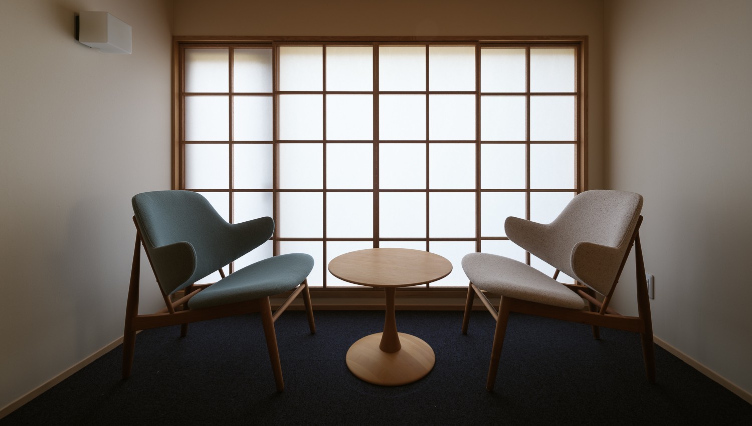 日本の木の家に馴染む【キタニ / IL-10】イプ・コフォード・ラーセンの名作