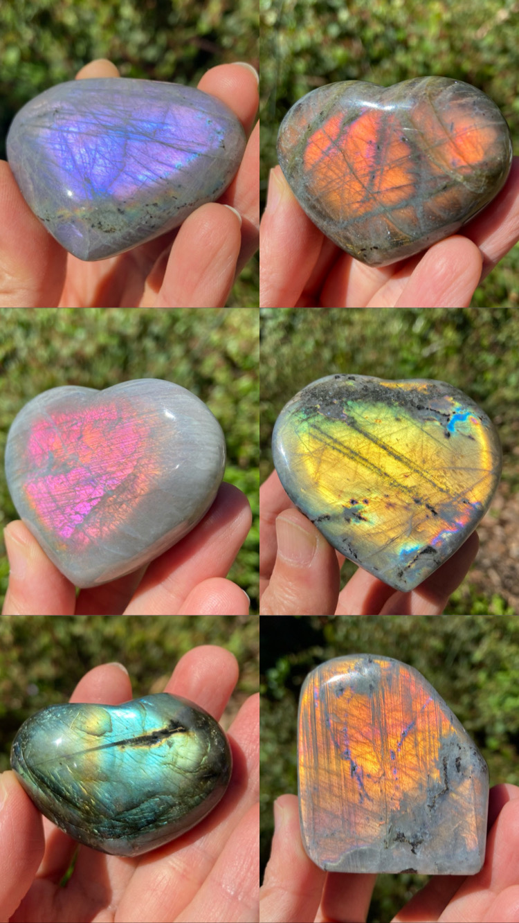 マダガスカル産の高品質なラブラドライトが入荷しました!