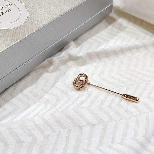 Christian Dior ディオール ヴィンテージ CDロゴ ピンブローチ ゴールド.
