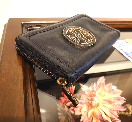 【Tory Burch】アマンダ ジッピーロングウォレット.