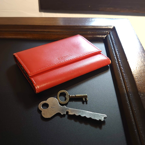 【SALE! PRADA】  プラダ プラダロゴ 6連キーケース レッド.